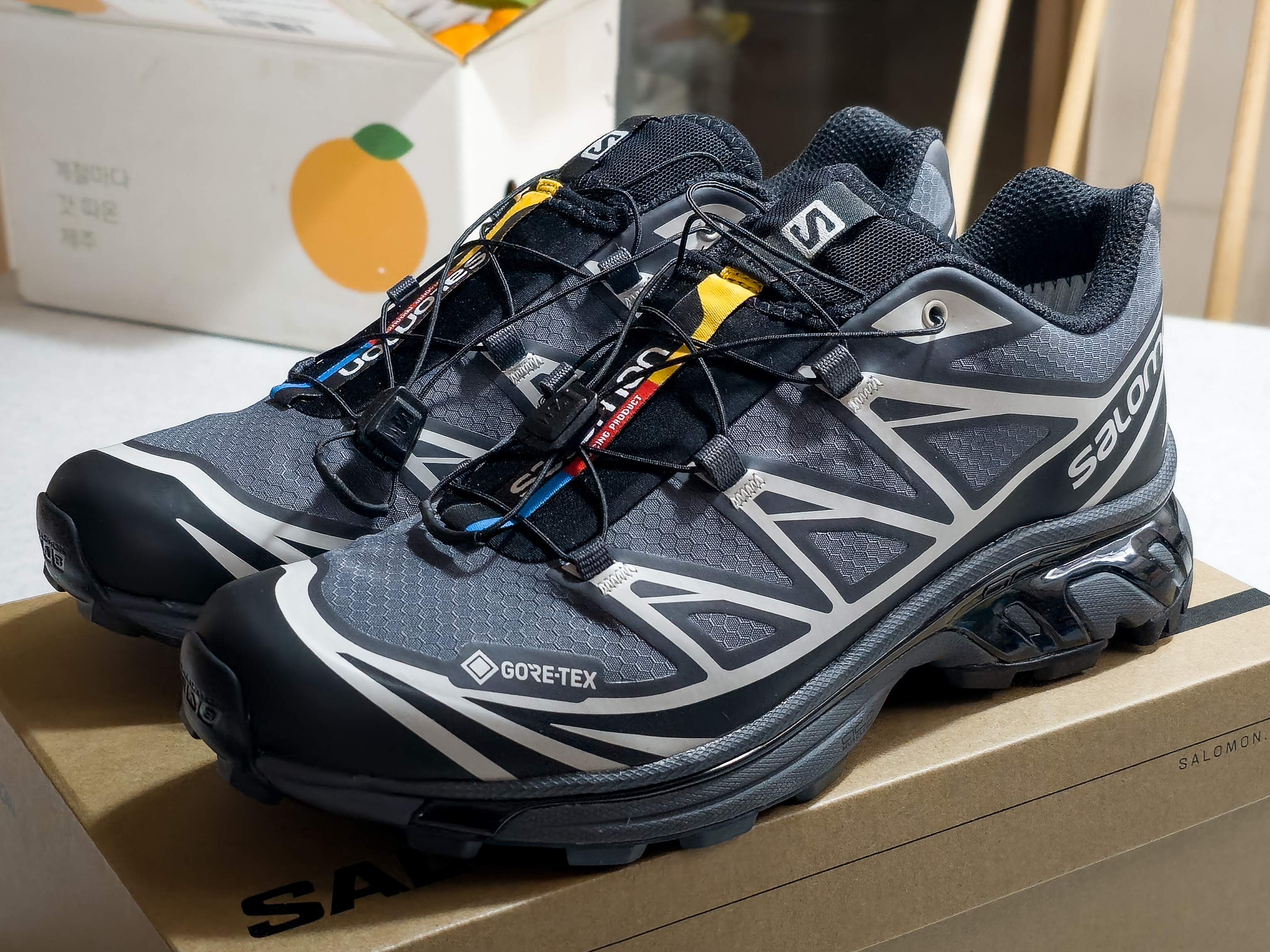 Salomon XT-6 Gore-Tex Black Ebony 착용 스타일