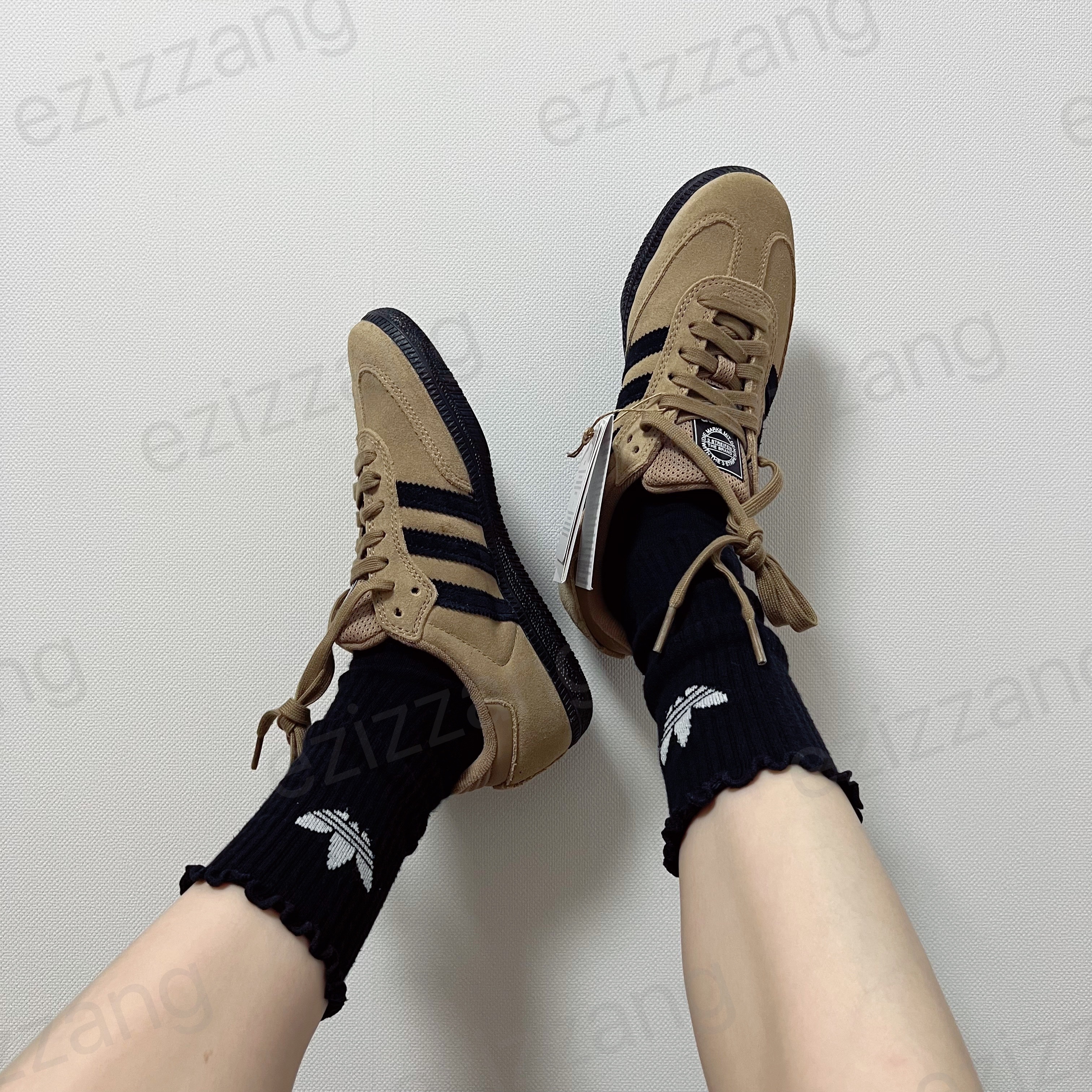 Adidas Samba ADV Cardboard 착용 스타일 - 2
