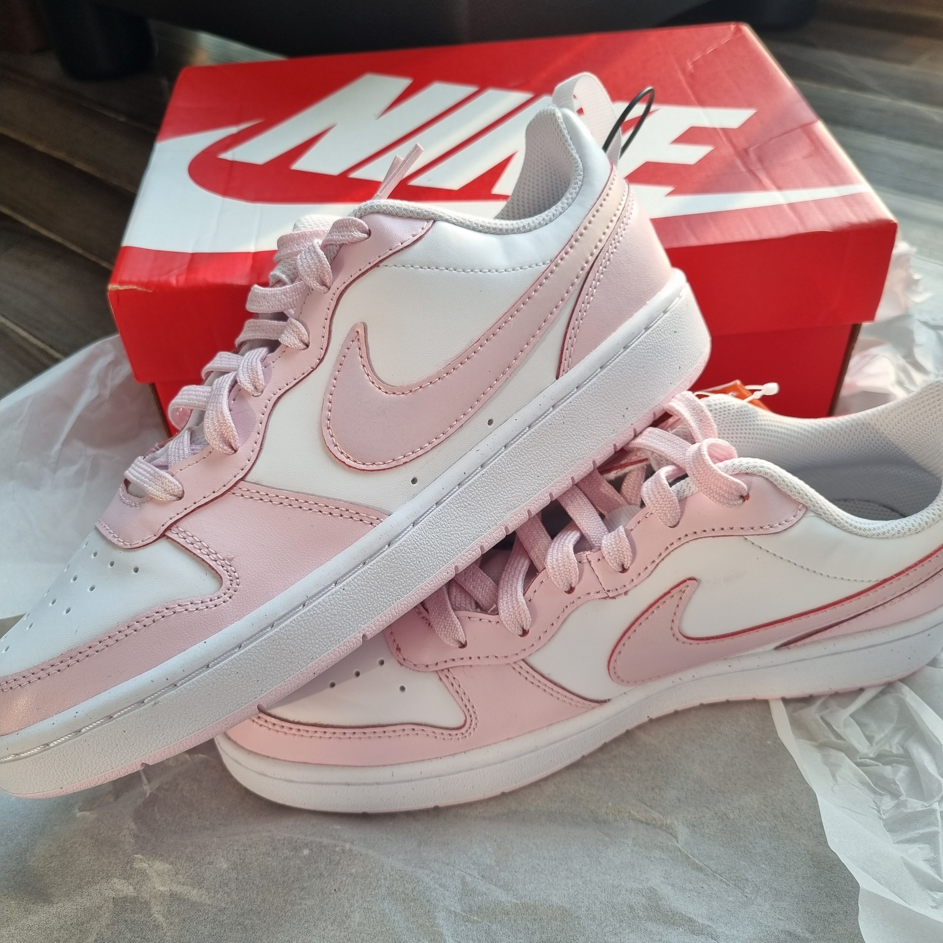 (GS) Nike Court Borough 2 SE White Pink Foam 착용 스타일