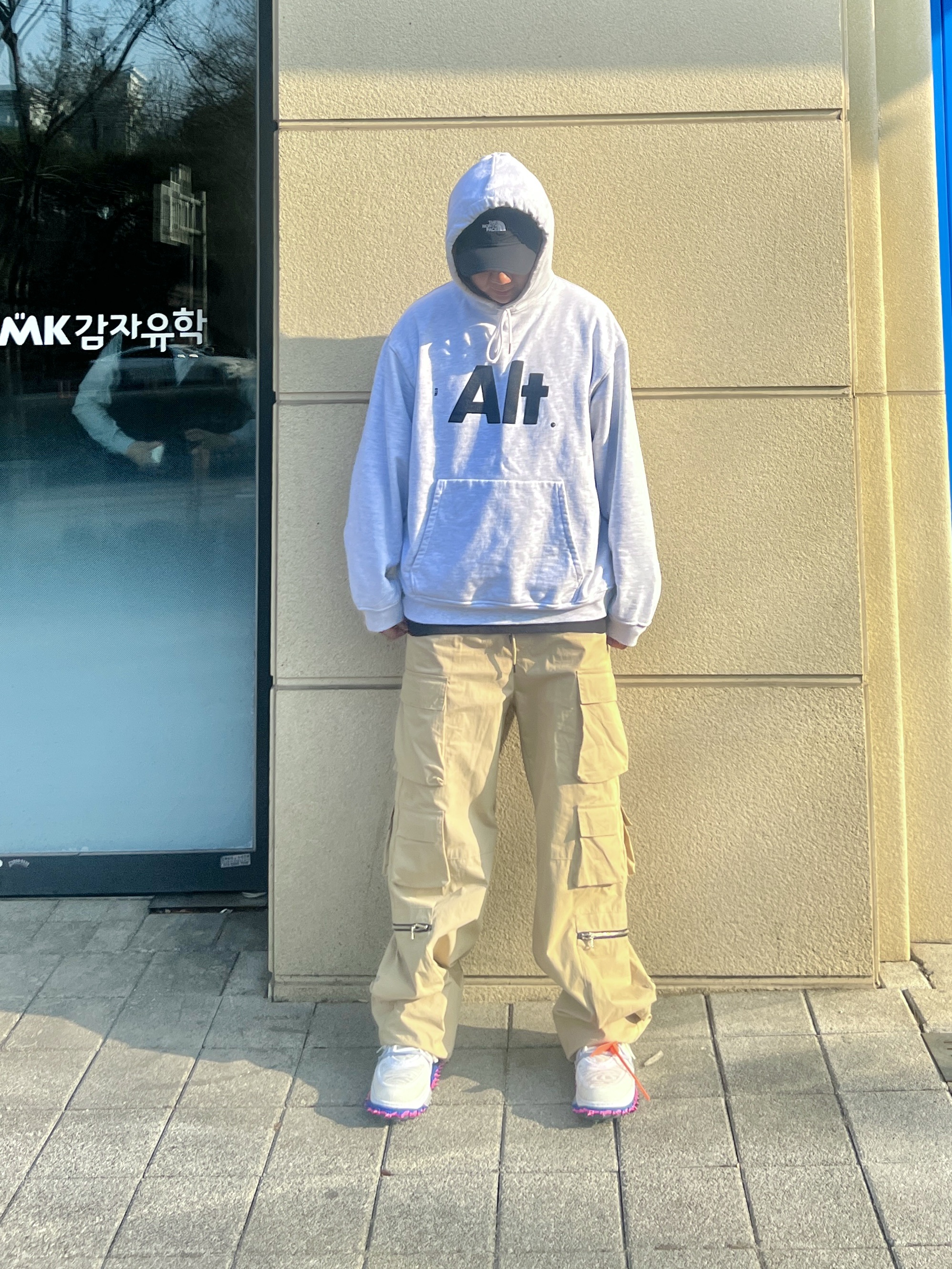 Nike x Off-White Air Force 1 Mid SP White 착용 스타일 - 3