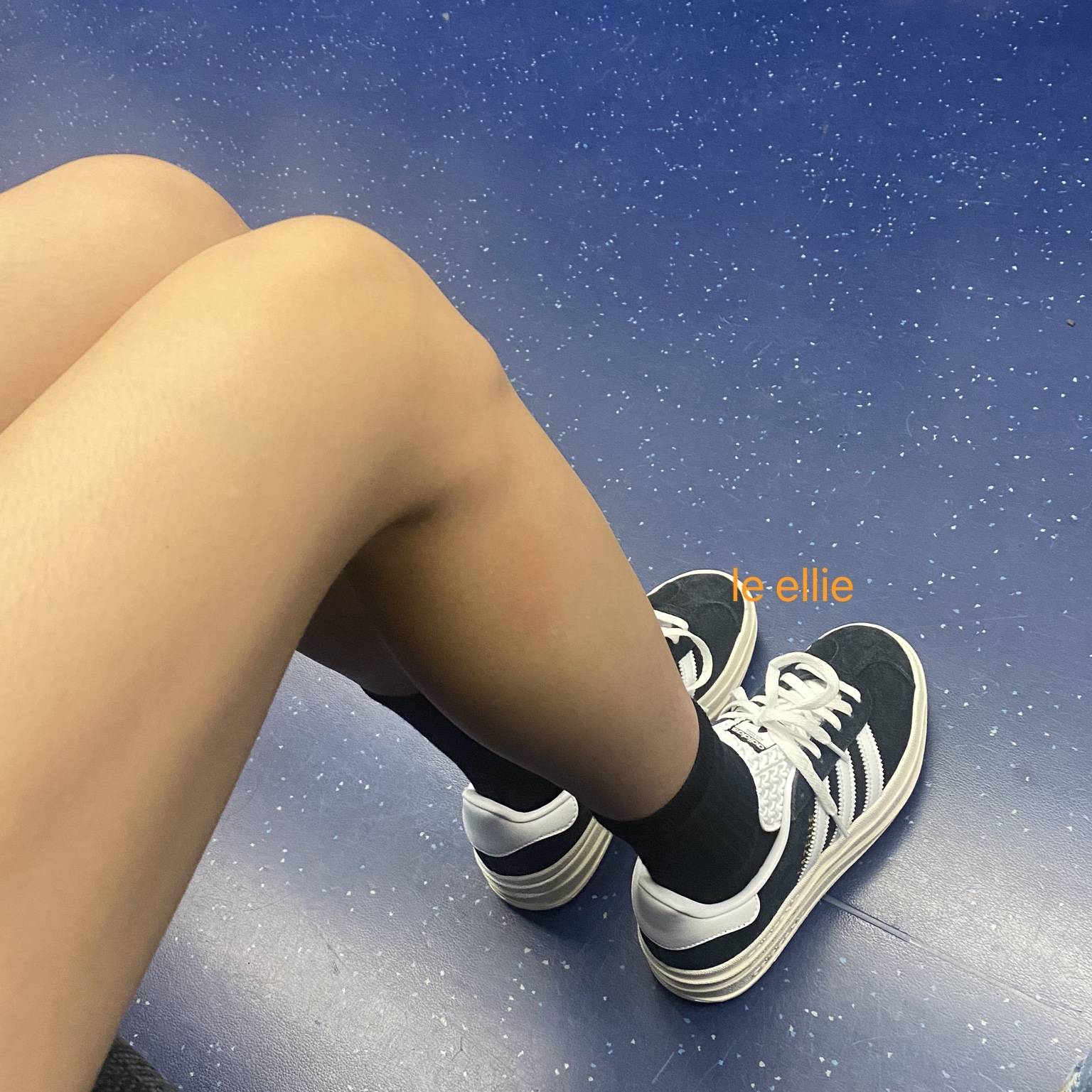 (W) Adidas Gazelle Bold Core Black Cloud White 착용 스타일 - 3