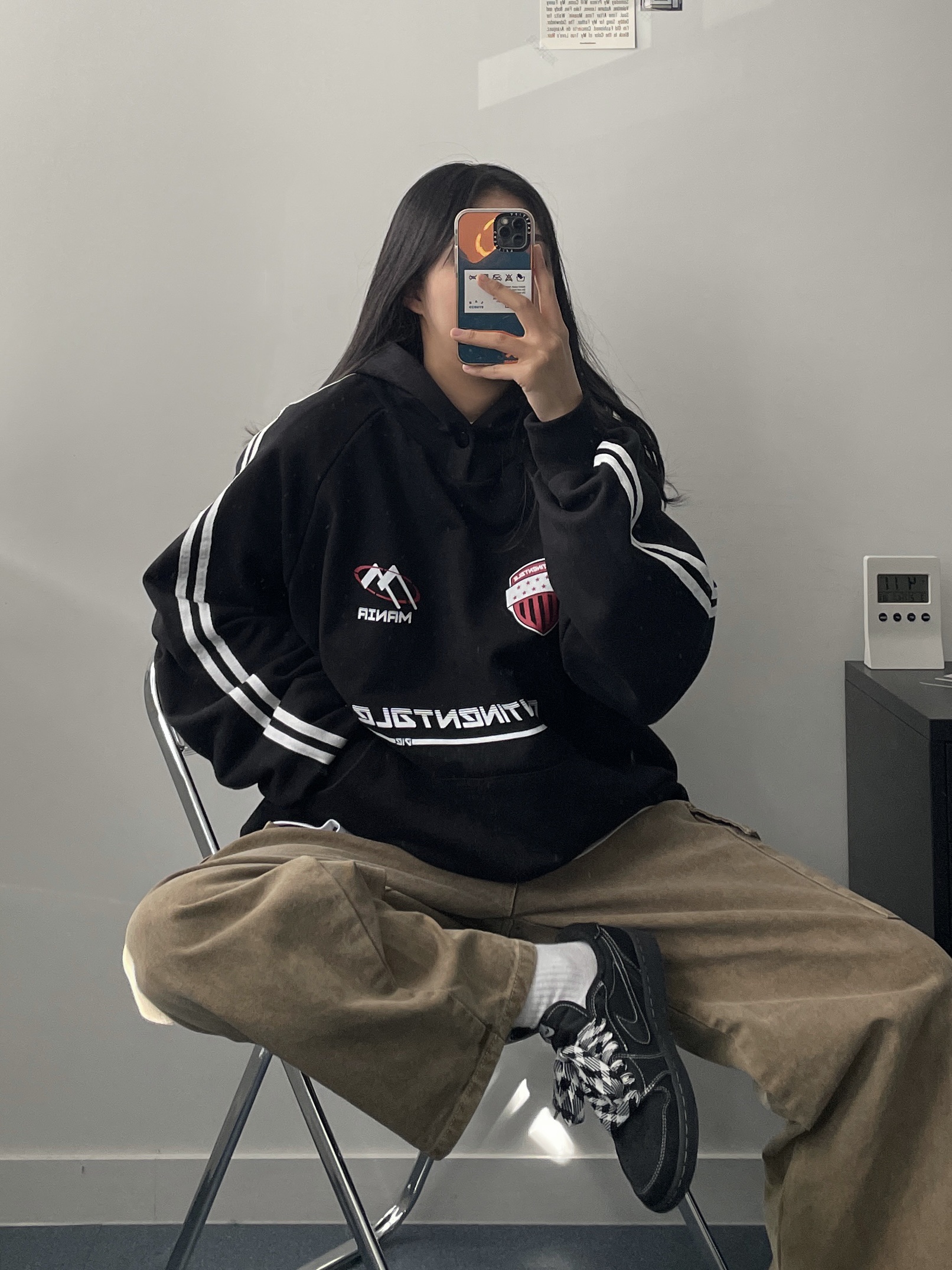 Jordan 1 x Travis Scott Retro Low OG SP Black Phantom 착용 스타일