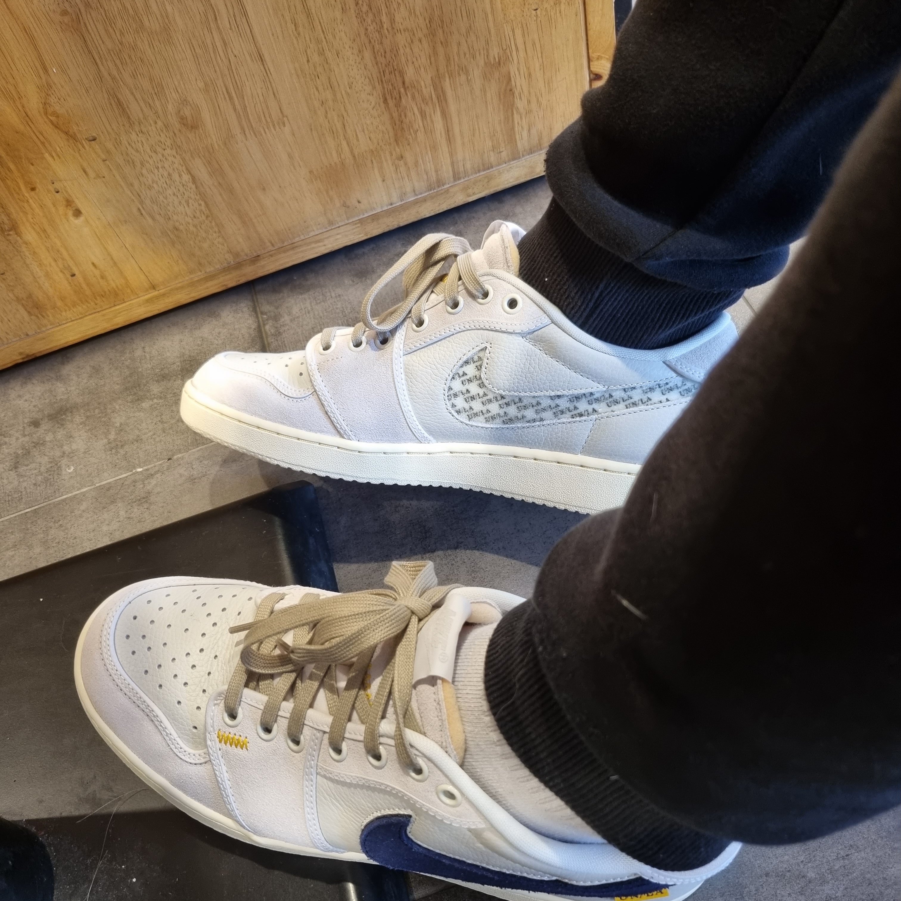 Jordan 1 x Union KO Low Sail Neutral Grey 착용 스타일