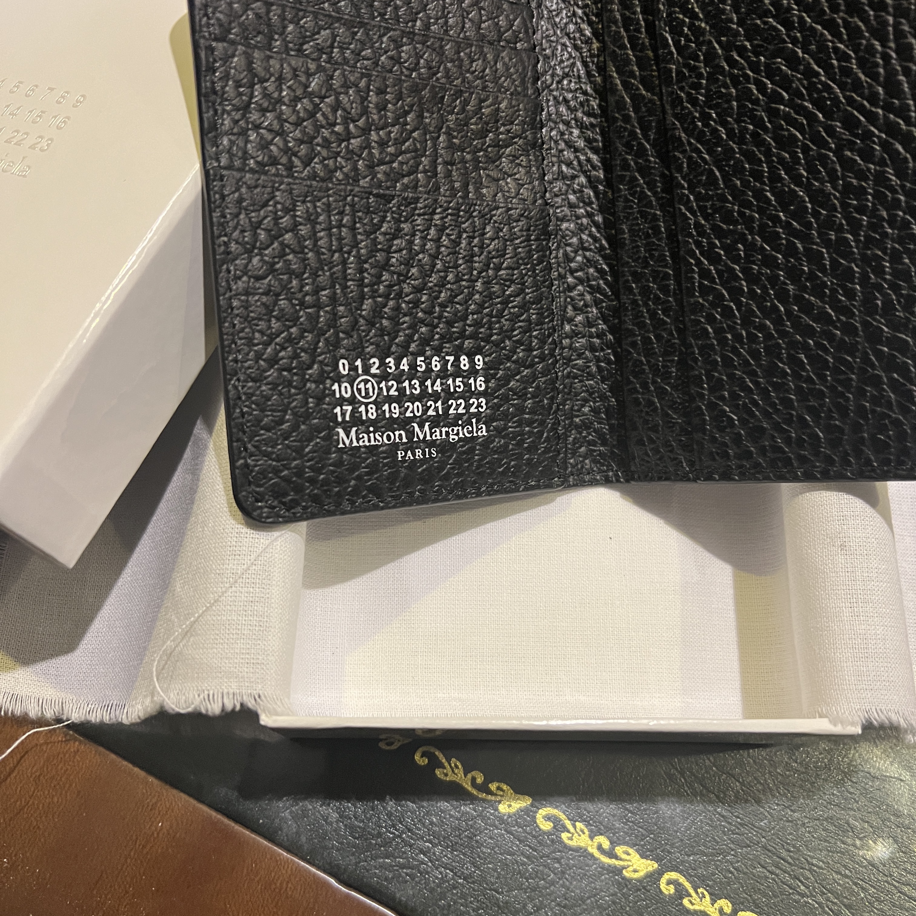 Maison Margiela Bovine Leather Card Holder Black 착용 스타일 - 3