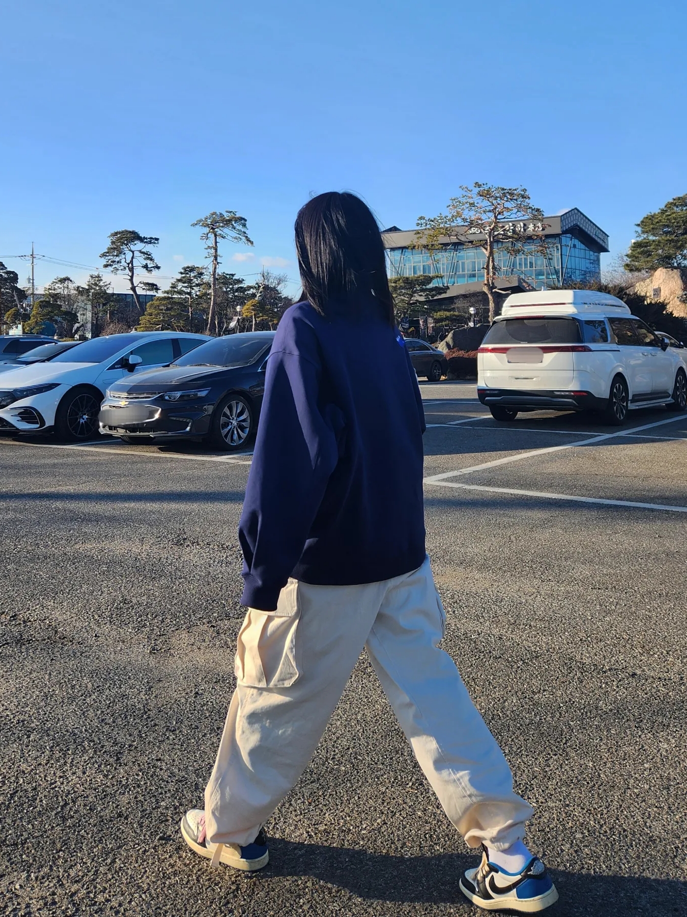 Zara x Ader Error Oversize Polo Shirt Navy, Jordan 1 x Travis Scott x Fragment Retro Low OG SP Military Blue 착용 스타일 - 1