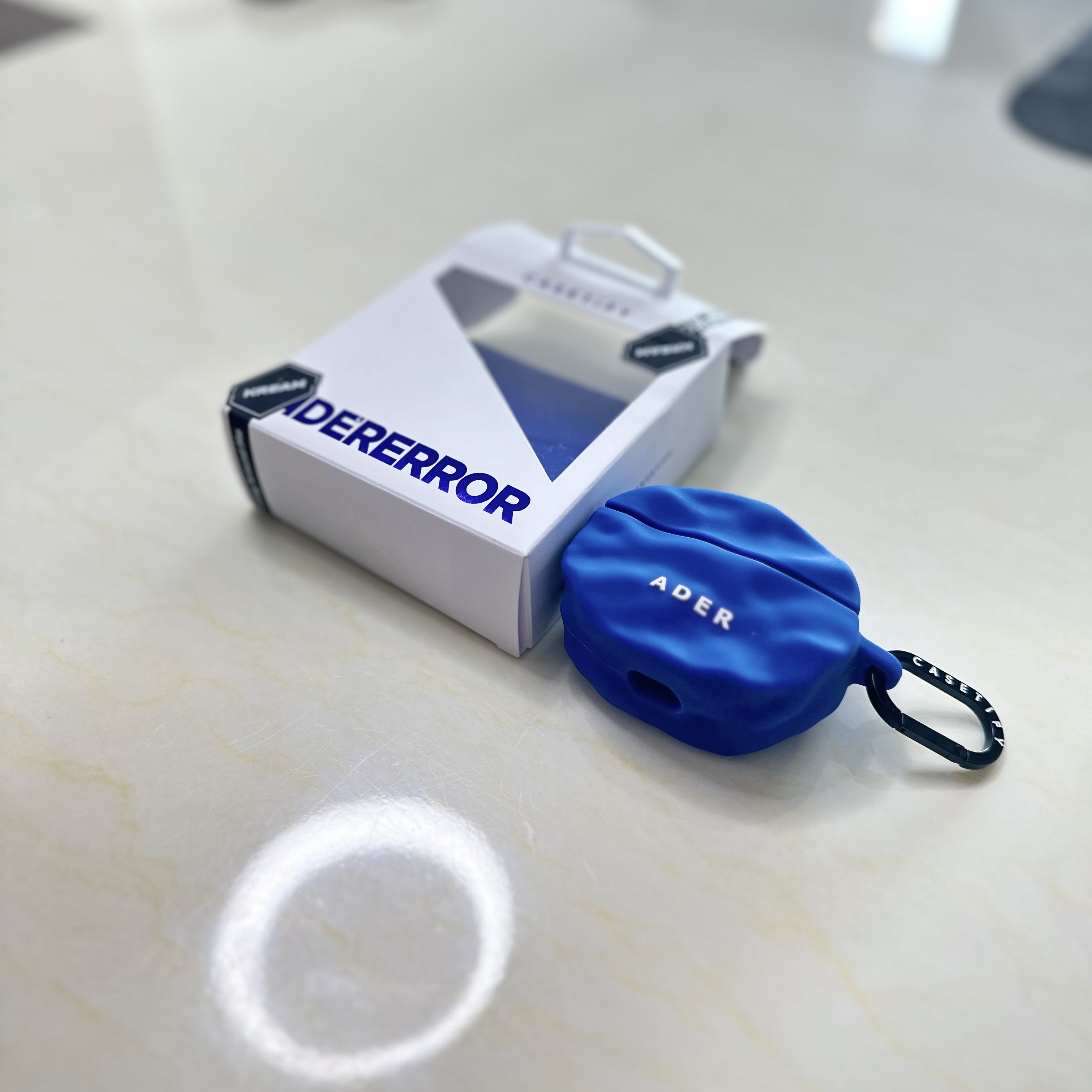 Casetify x Ader Error Wavy Collectable AirPods Pro 1st/2nd gen Case Blue 착용 스타일