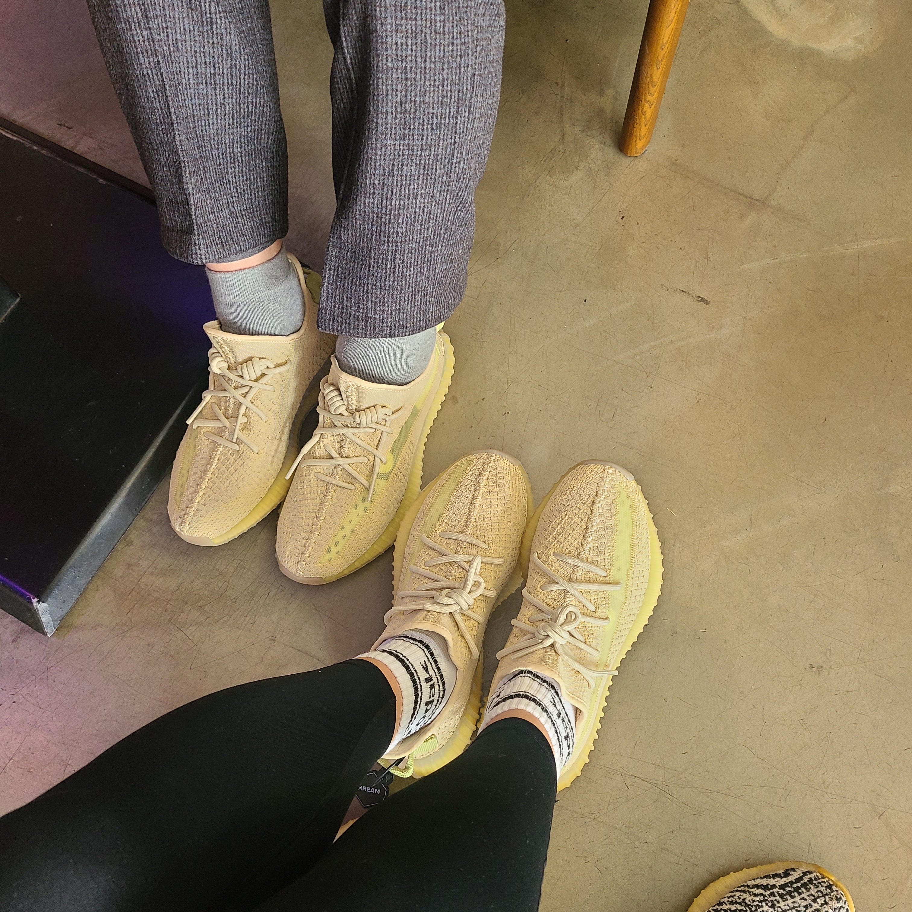 Adidas Yeezy Boost 350 V2 Flax 2020 착용 스타일