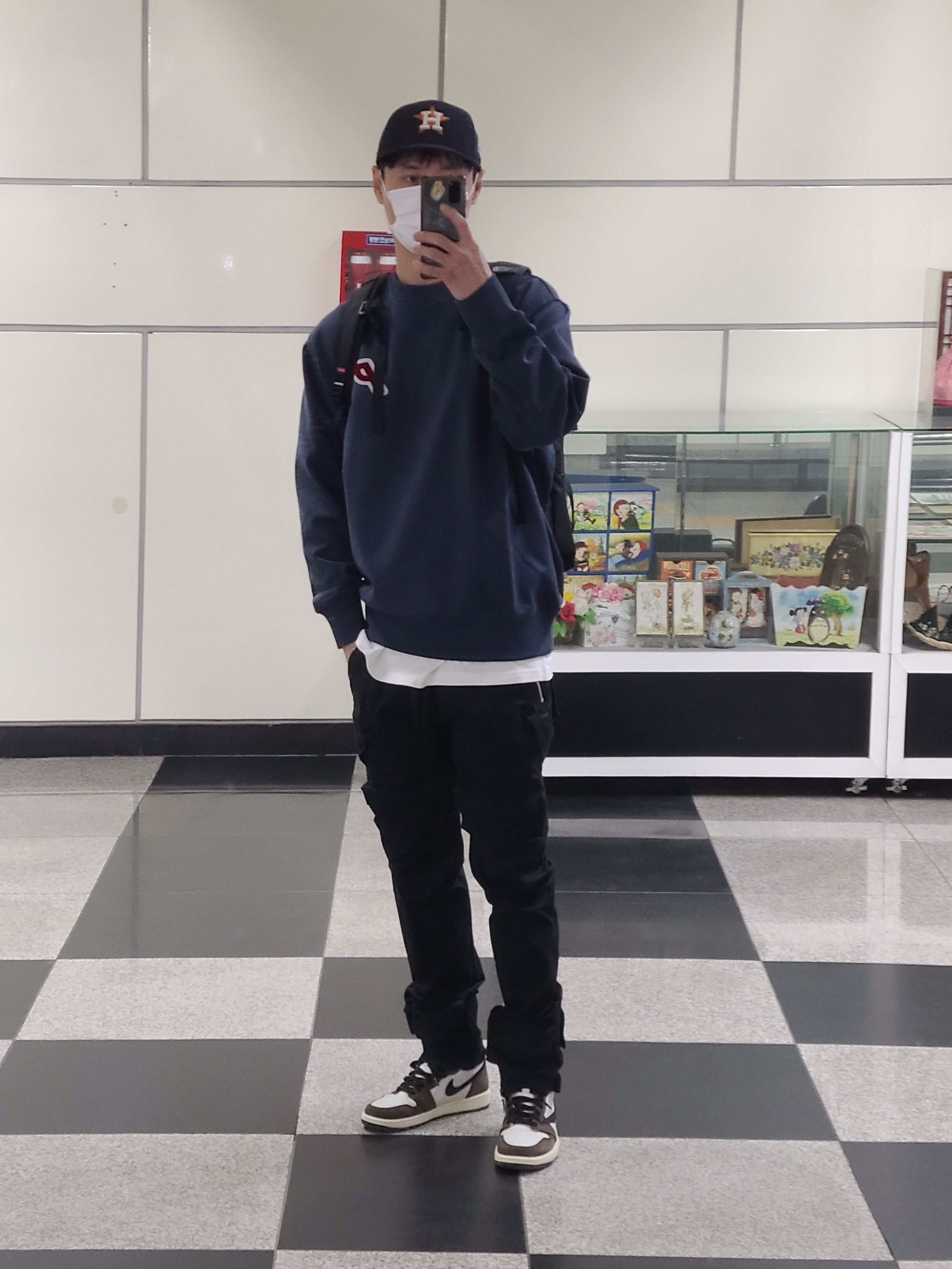 Jordan 1 x Travis Scott Retro High OG SP Mocha 착용 스타일