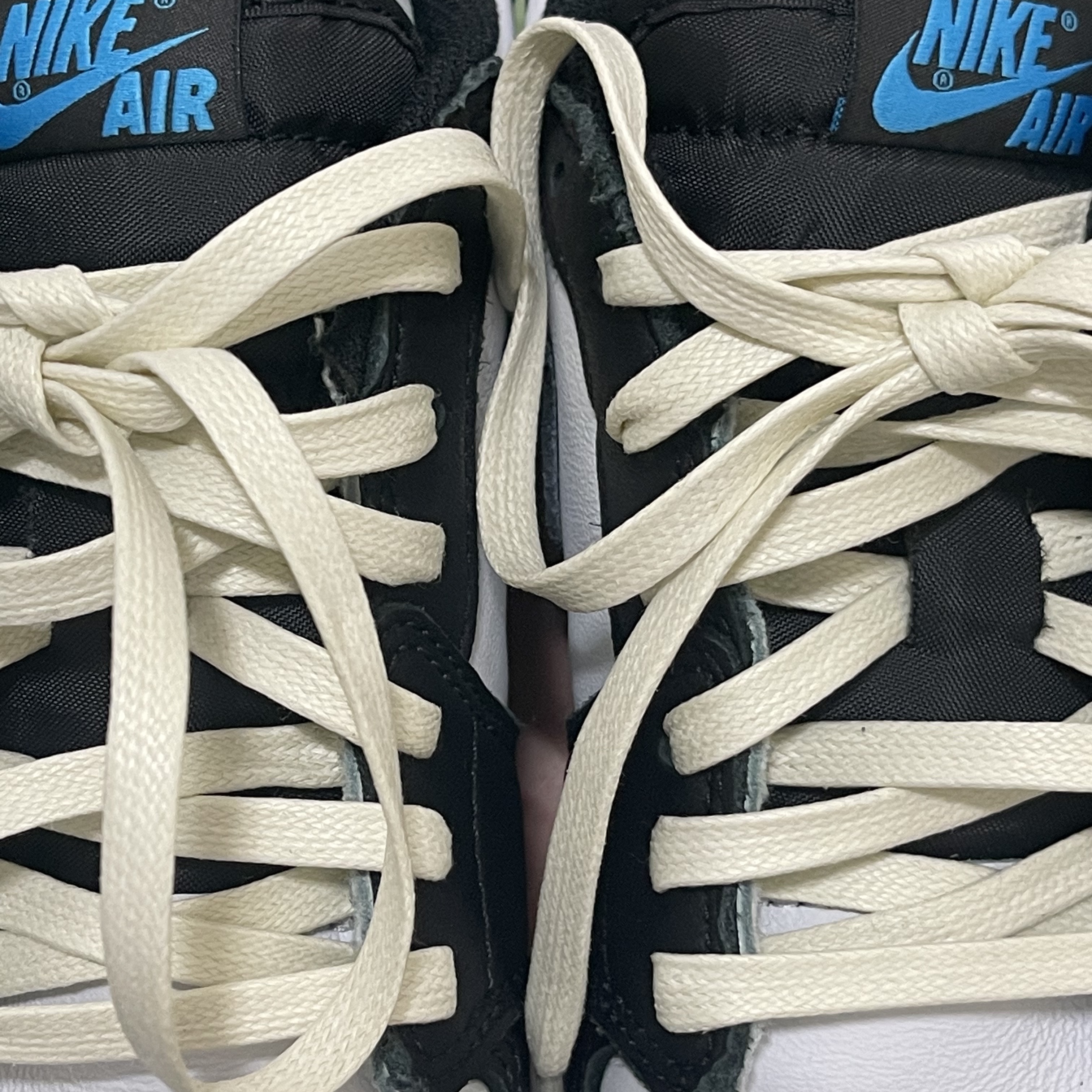 Jordan 1 Retro Low OG Black and Dark Powder Blue 착용 스타일