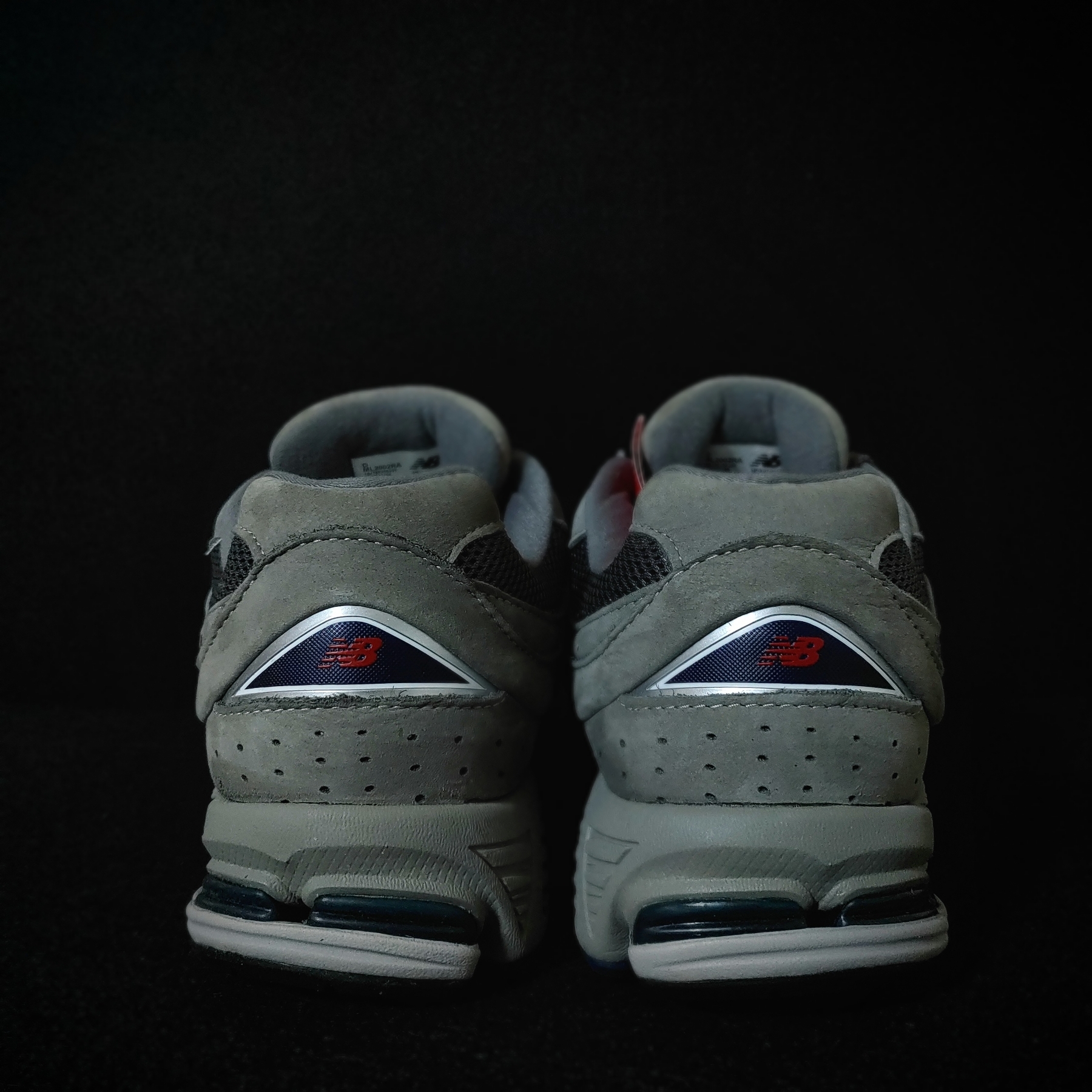 New Balance 2002R Gray 착용 스타일 - 3
