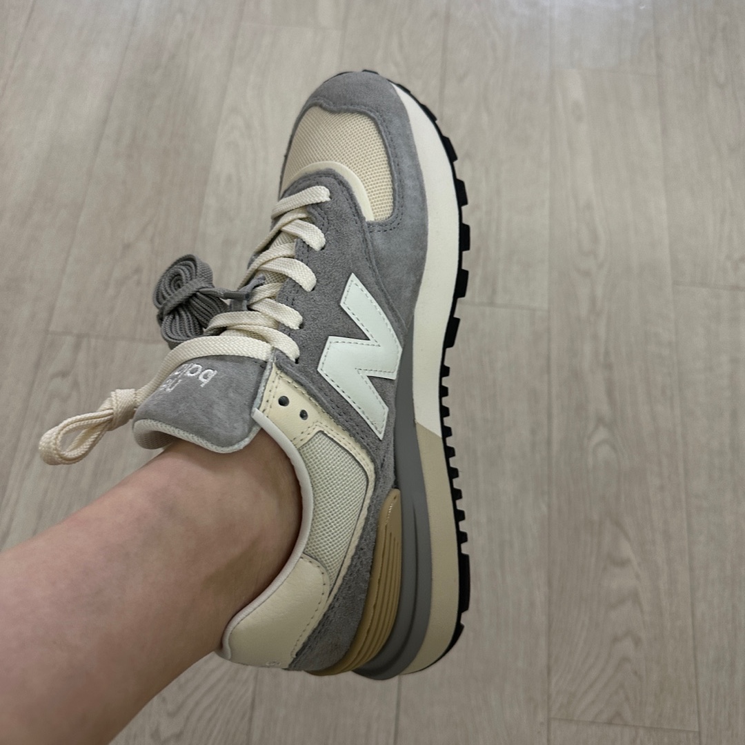 New Balance 574 Legacy Team Away Grey 착용 스타일 - 2