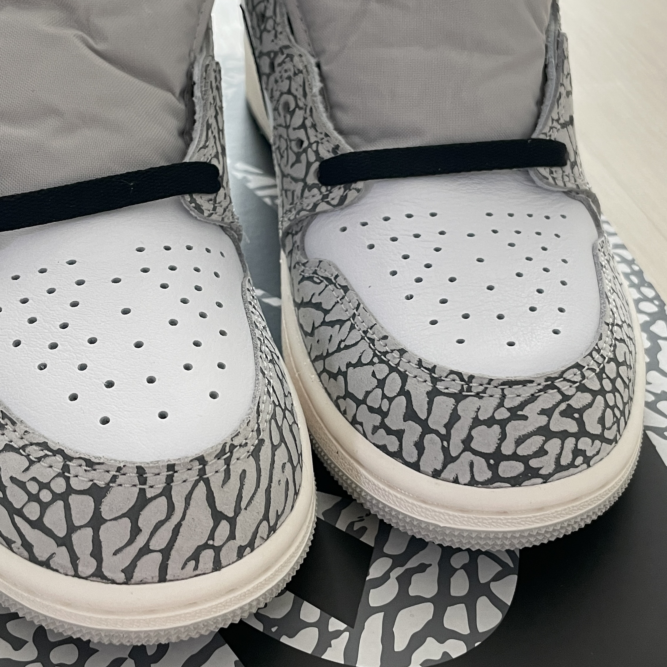 Jordan 1 Retro High OG White Cement 착용 스타일 - 4