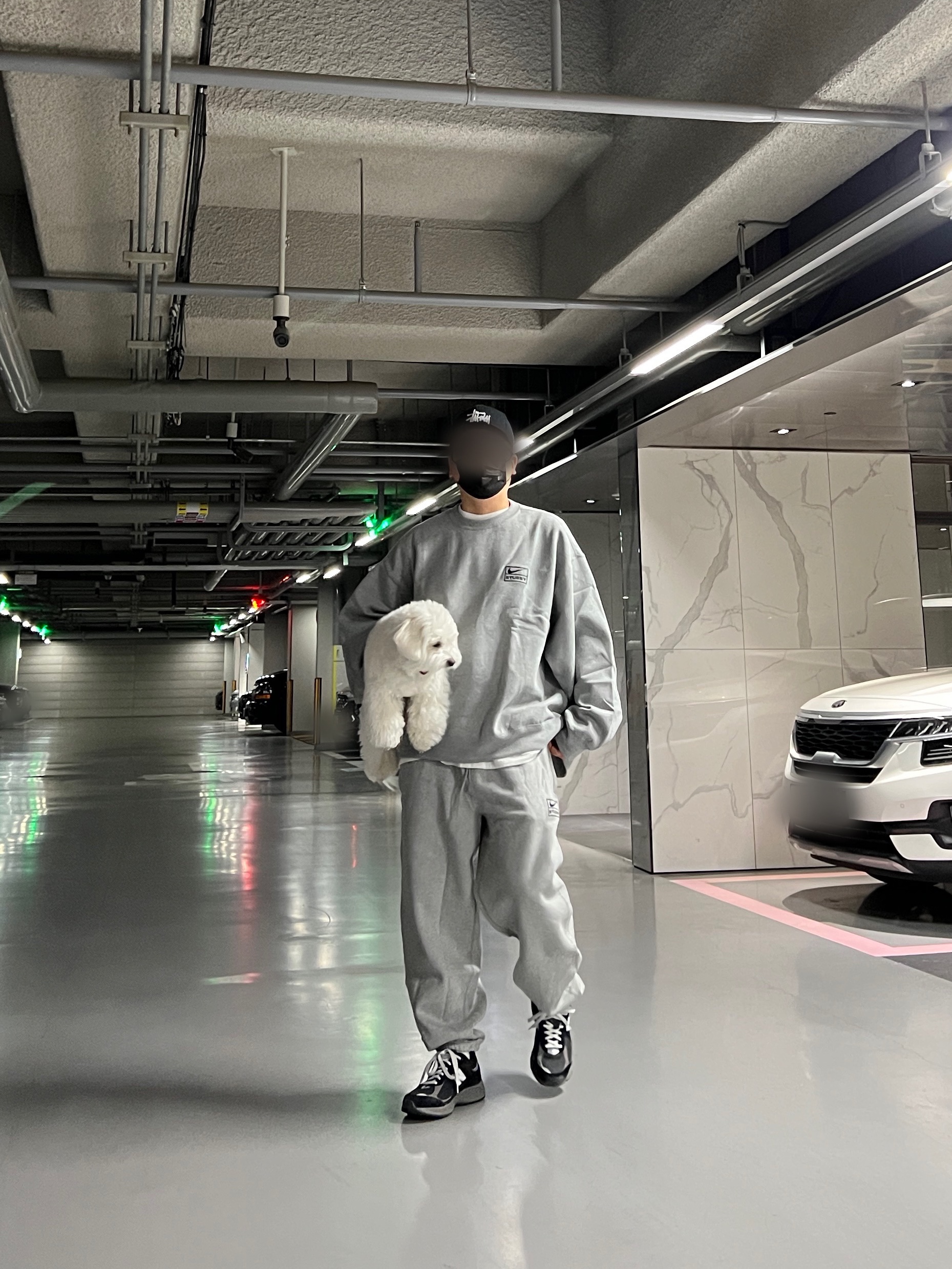Nike x Stussy NRG Fleece Pants Dark Grey Heather (DO9340-063), Nike x Stussy NRG Fleece Crewneck Dark Grey Heather (DO9337-063) 착용 스타일 - 2