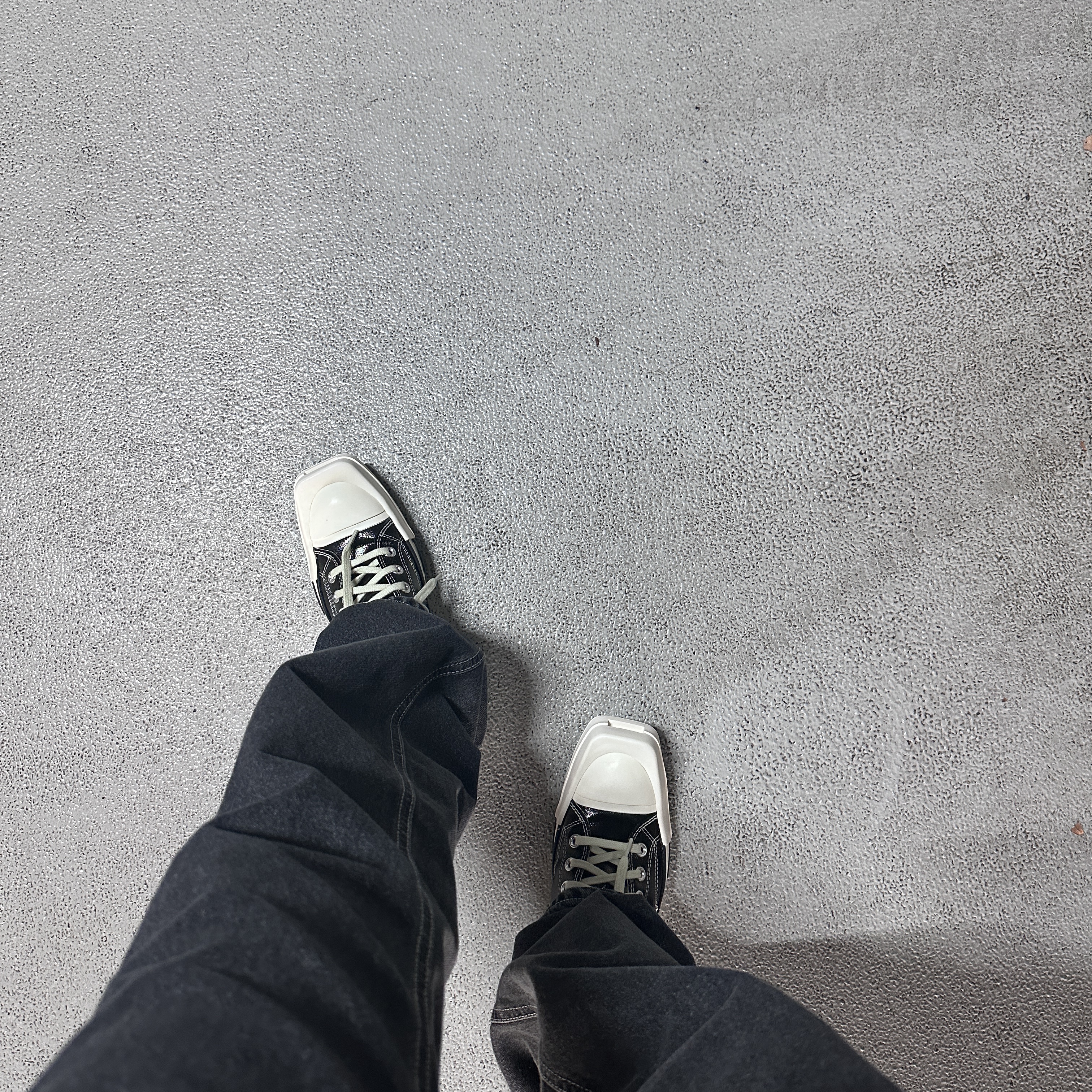 Converse x Drkshdw Turbodrk Chuck 70 Hi Black Lacquered Denim 착용 스타일