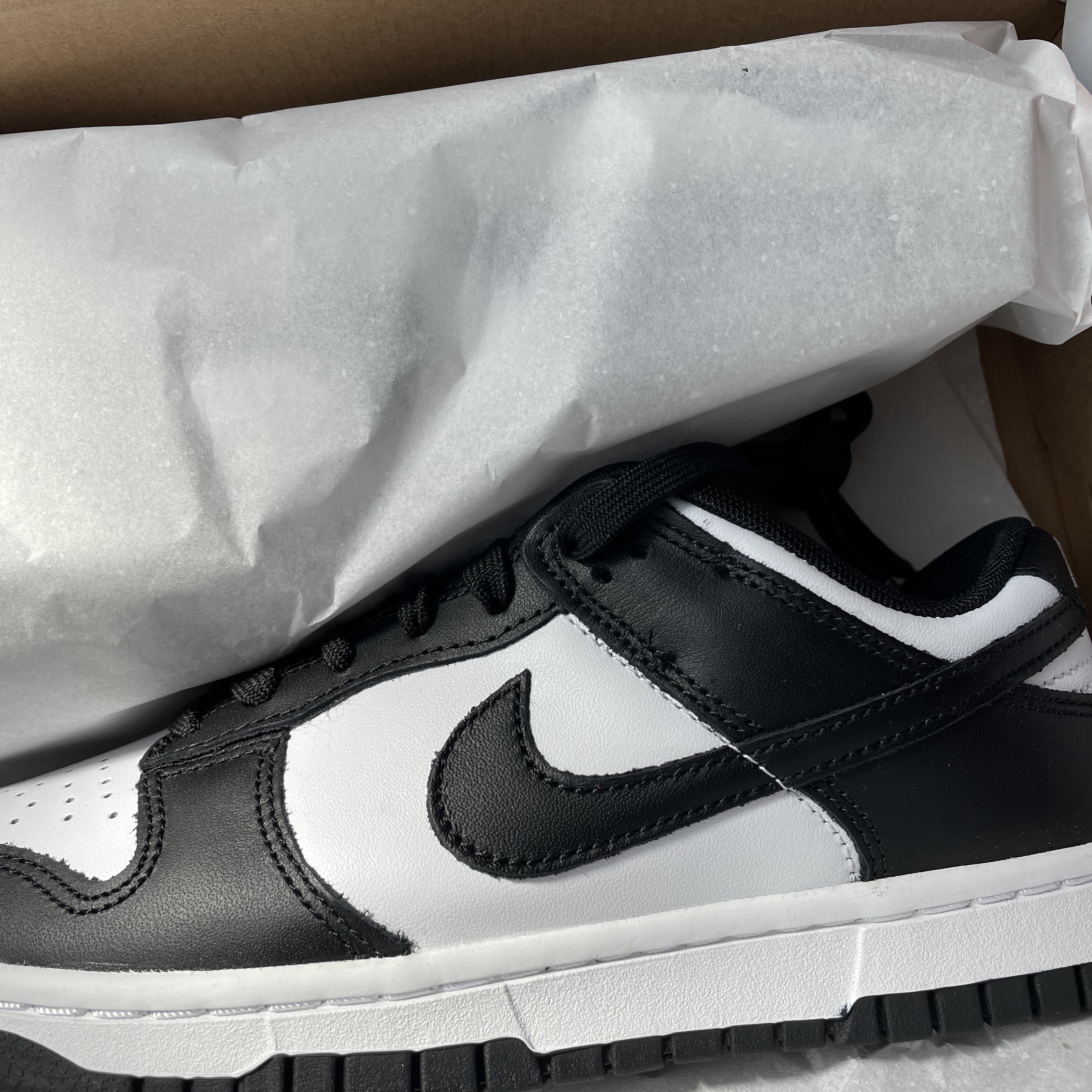 Nike Dunk Low Retro Black 착용 스타일