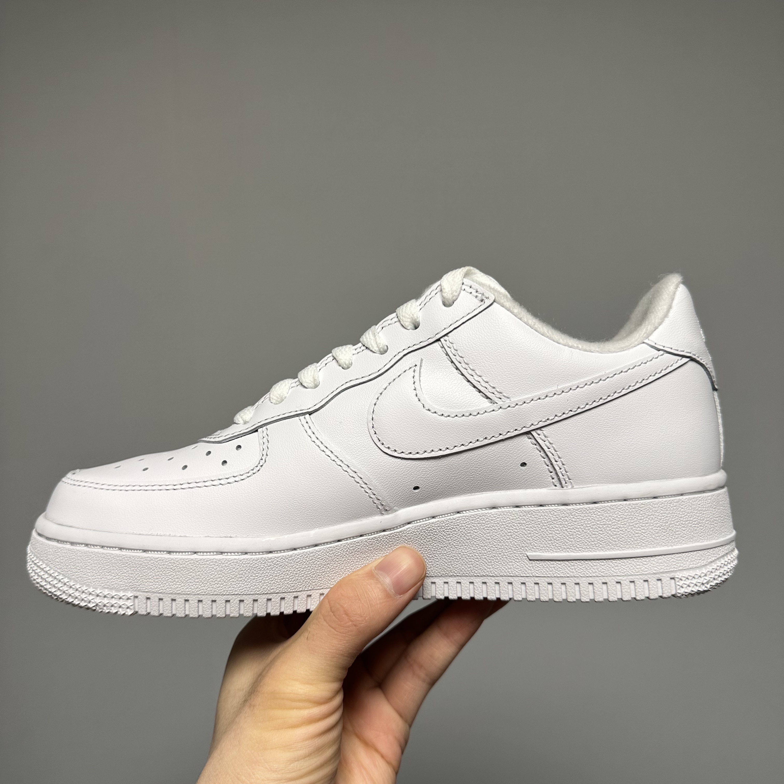Nike x Supreme Air Force 1 Low White 착용 스타일 - 3