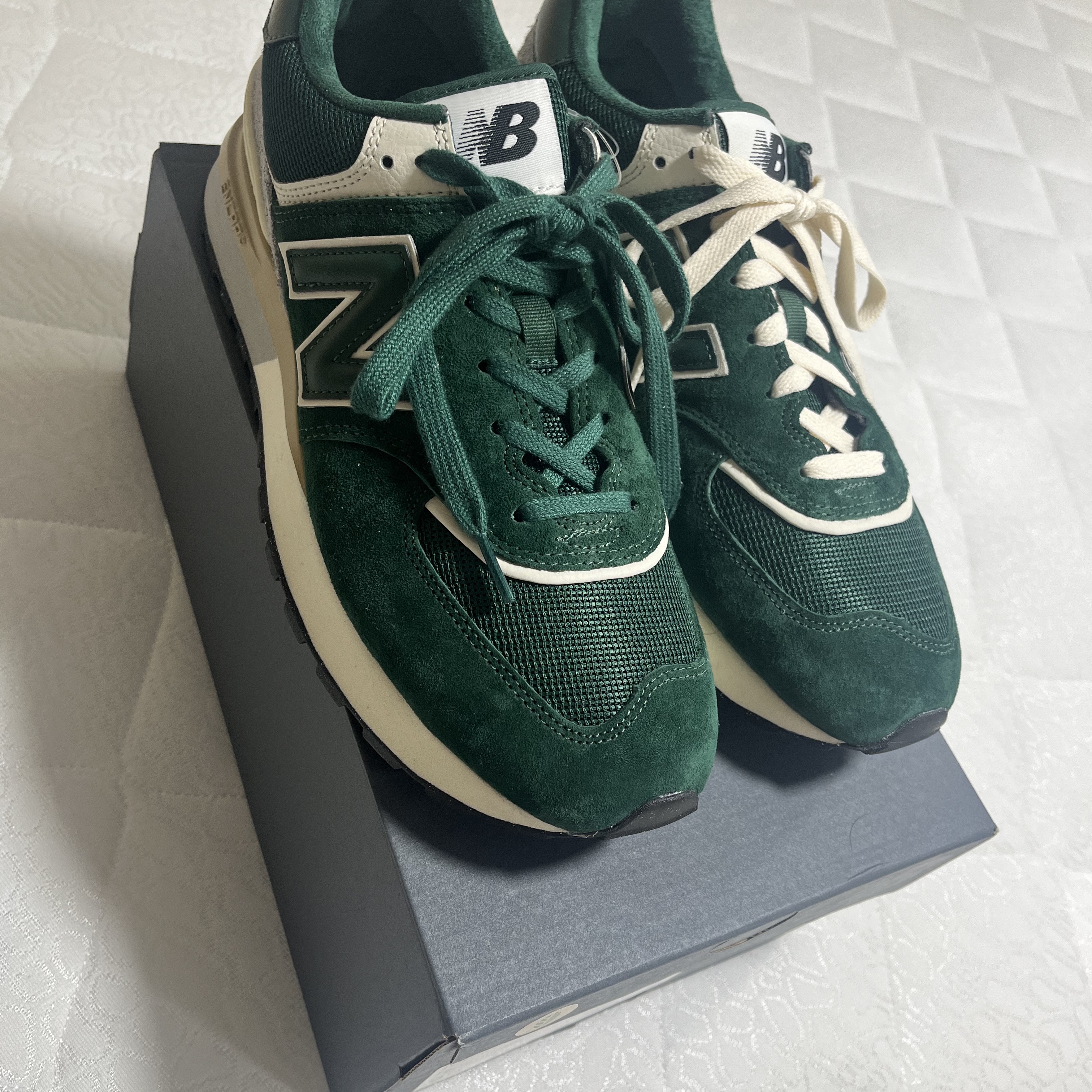 New Balance 574 Legacy Green 착용 스타일 - 1
