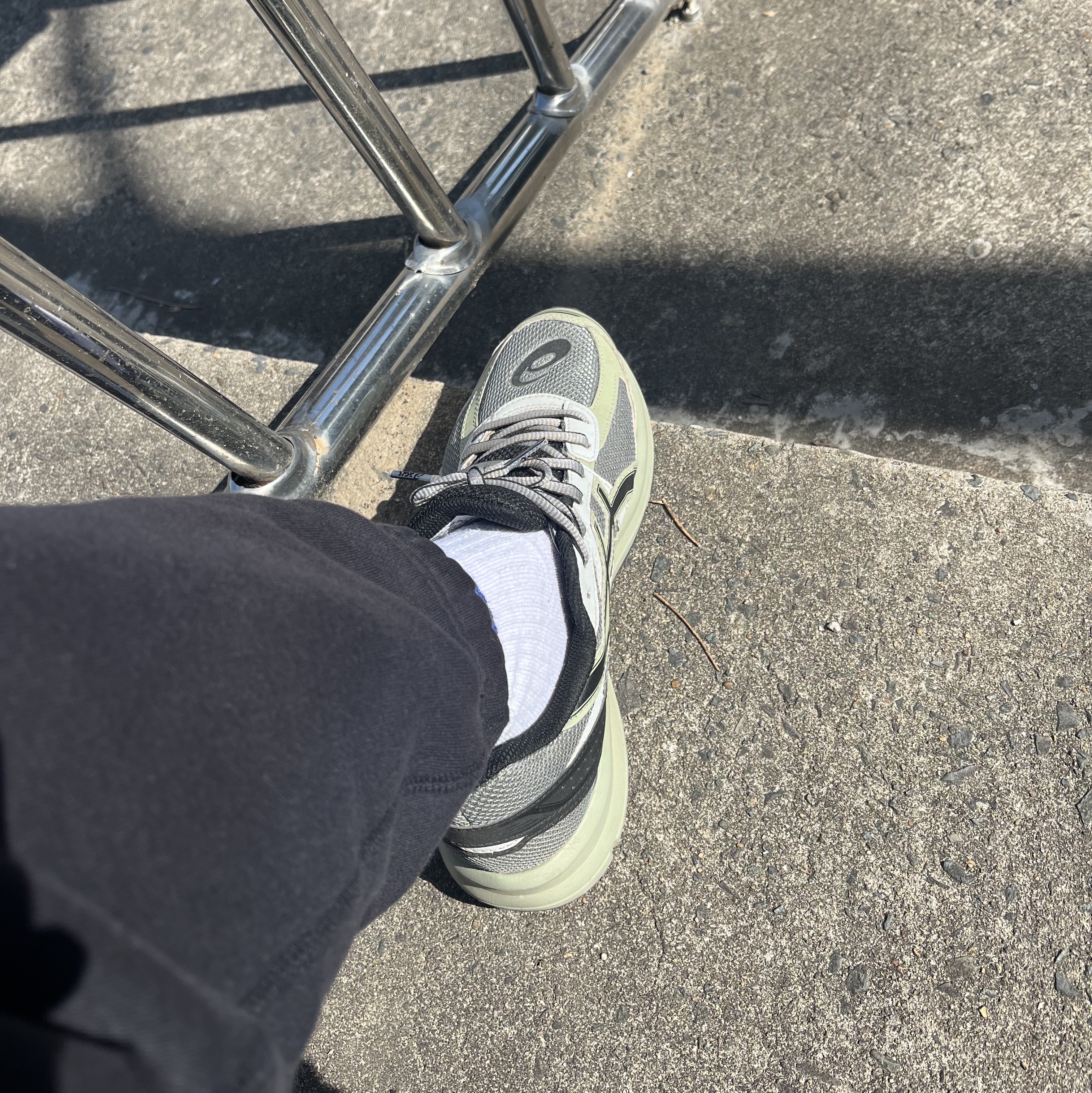 Asics Jog 100 S Sheet Rock - 2E Wide 착용 스타일