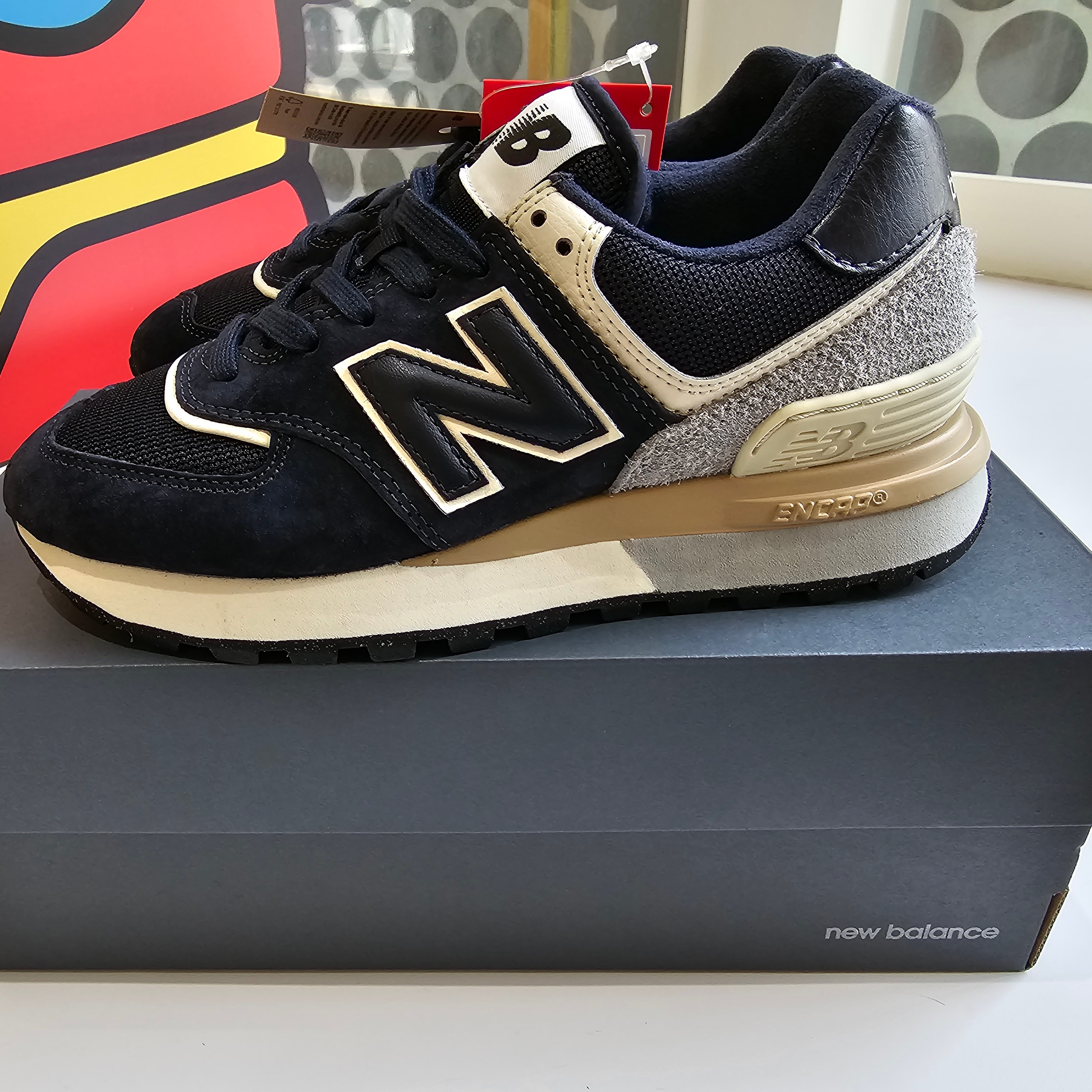 New Balance 574 Legacy Blue Navy 착용 스타일 - 3