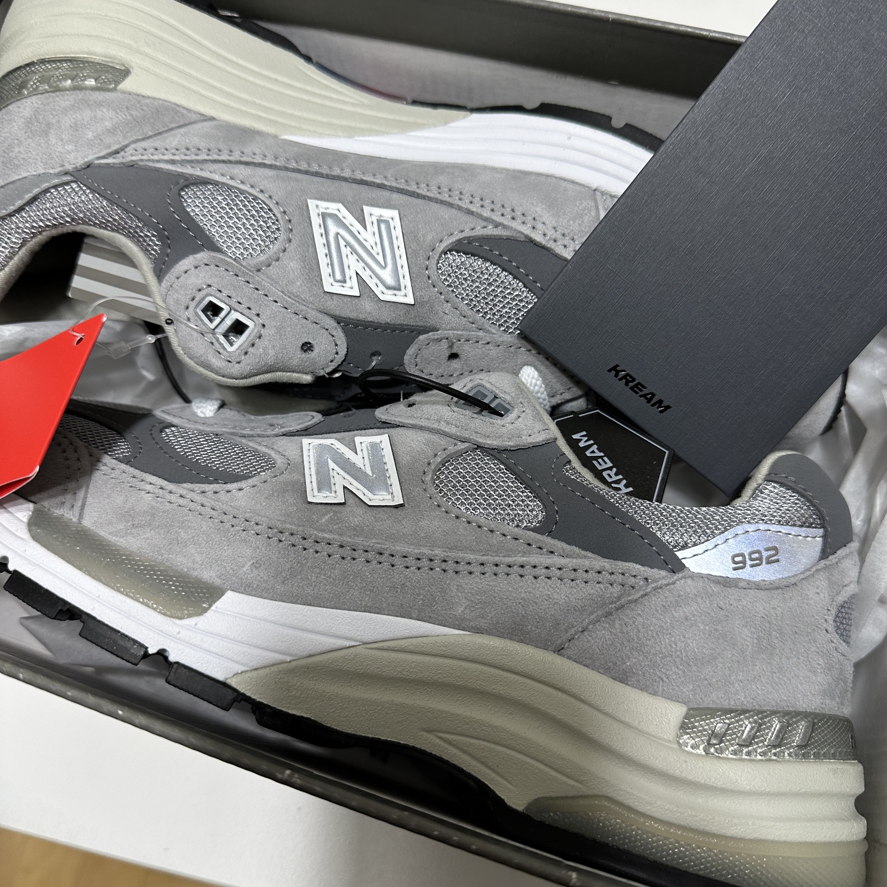 New Balance 992 Made in USA Grey - D Standard 착용 스타일