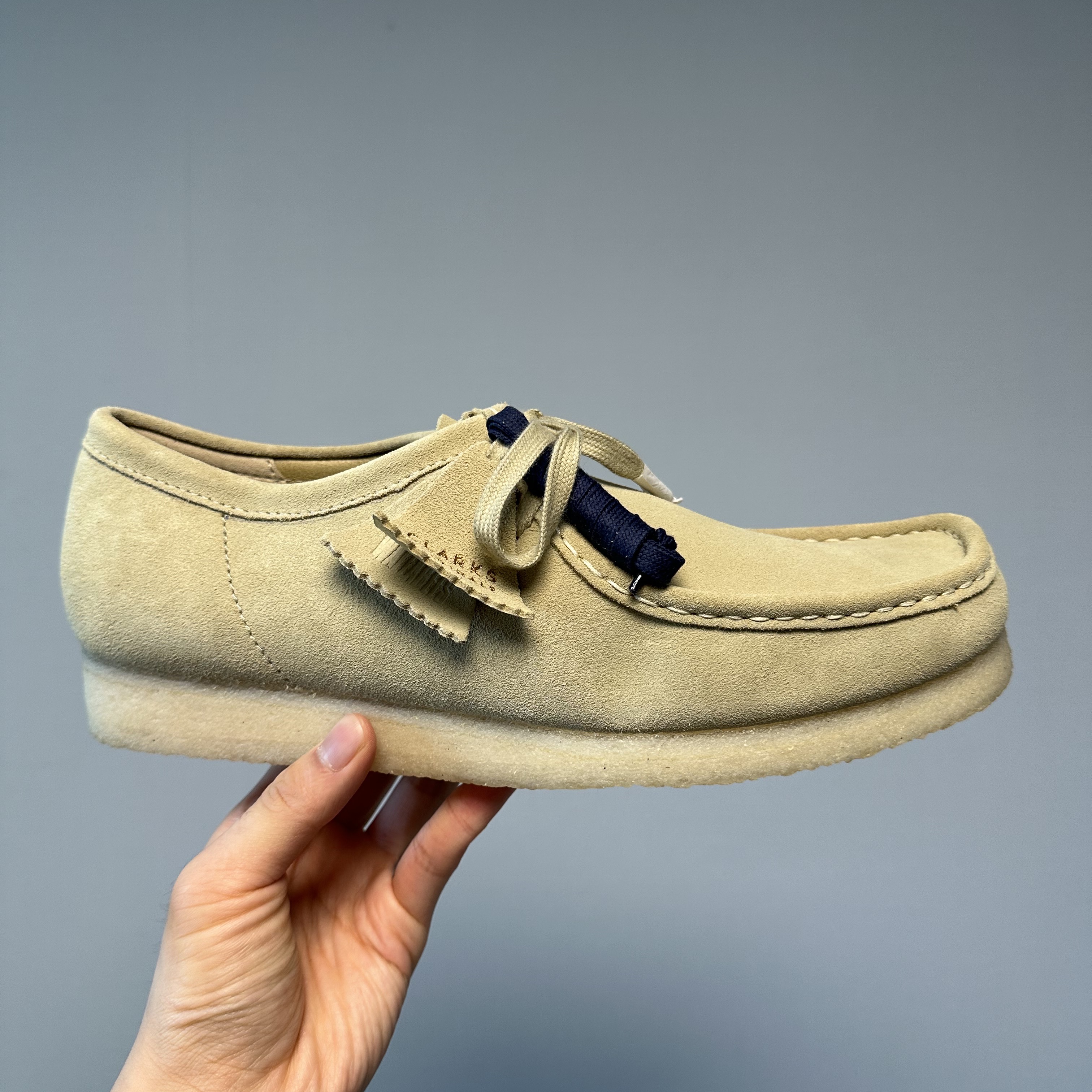 Clarks Wallabee Maple Suede 착용 스타일 - 1