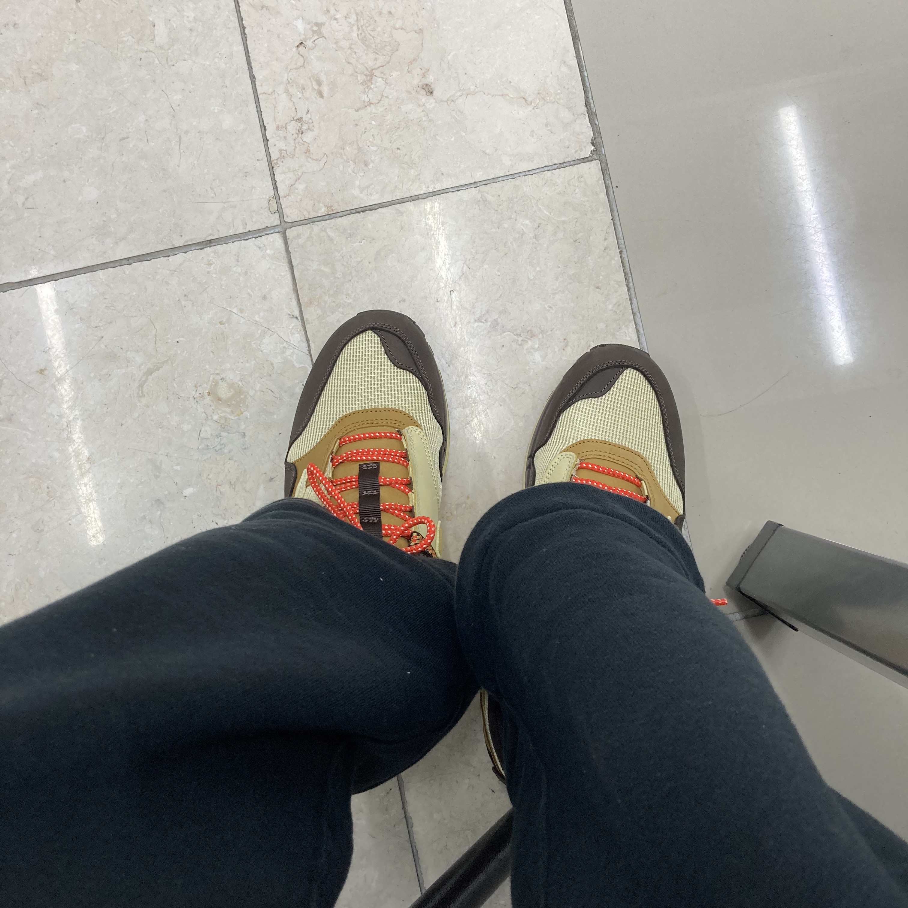Nike x Travis Scott Air Max 1 Cact.us Brown 착용 스타일