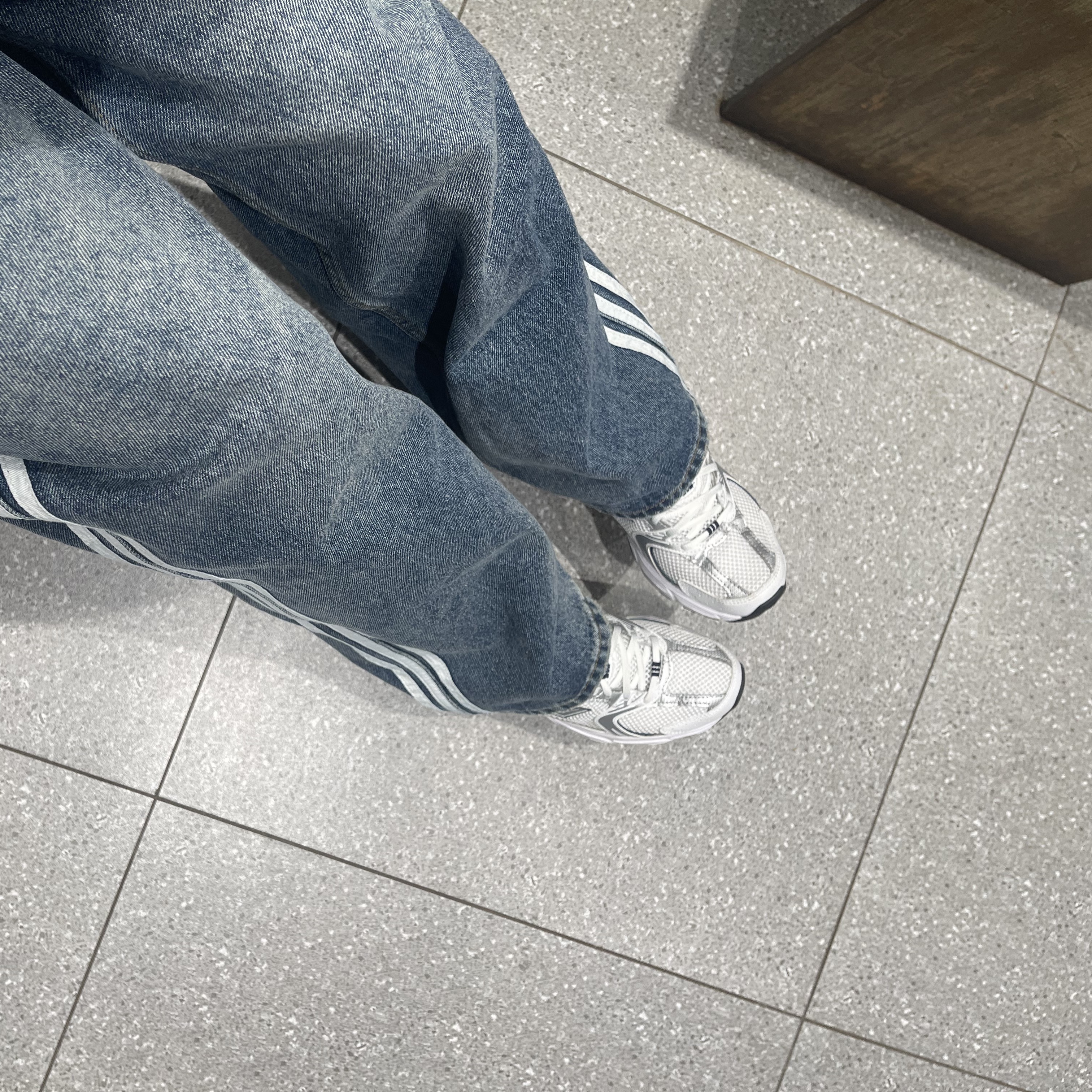 New Balance 530 White 착용 스타일 - 2