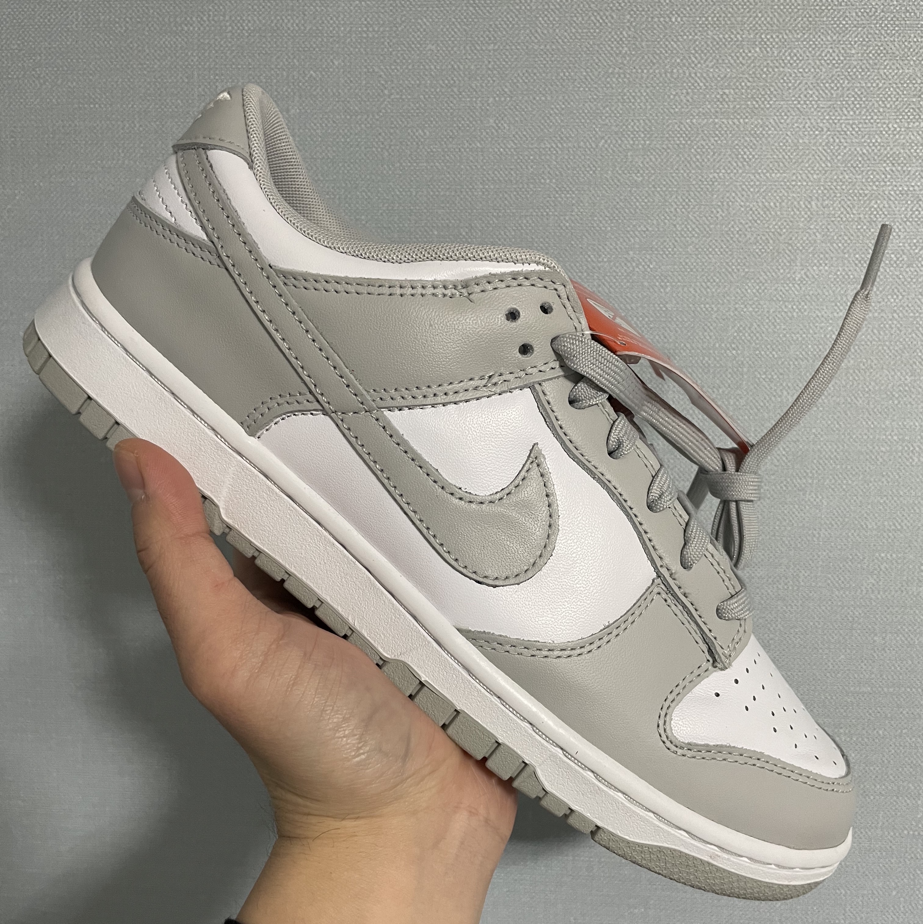 Nike Dunk Low Retro Grey Fog 착용 스타일 - 1