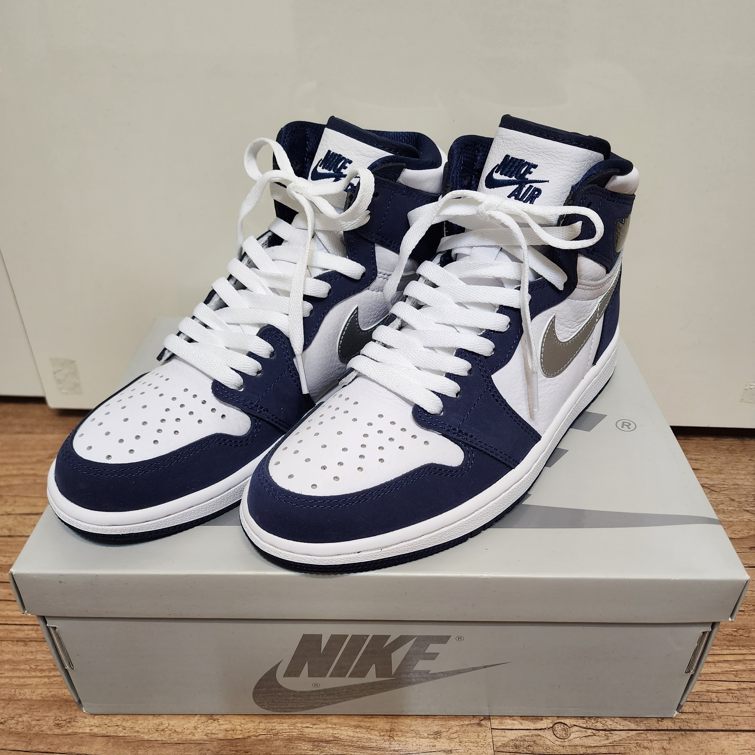 Jordan 1 Retro High OG CO.JP Midnight Navy 착용 스타일 - 2