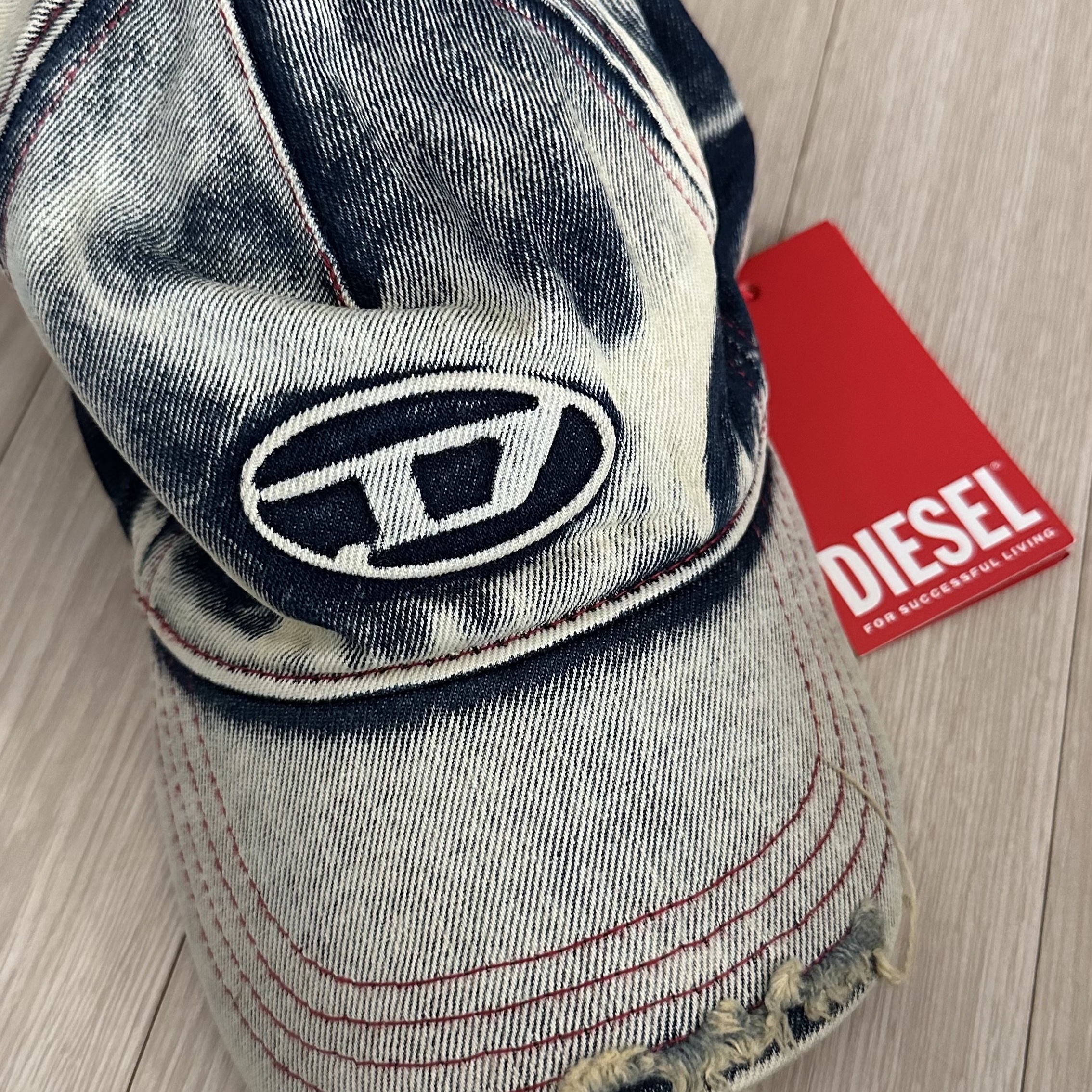 Diesel C-Seymon Treated Denim Baseball Cap Blue White 착용 스타일