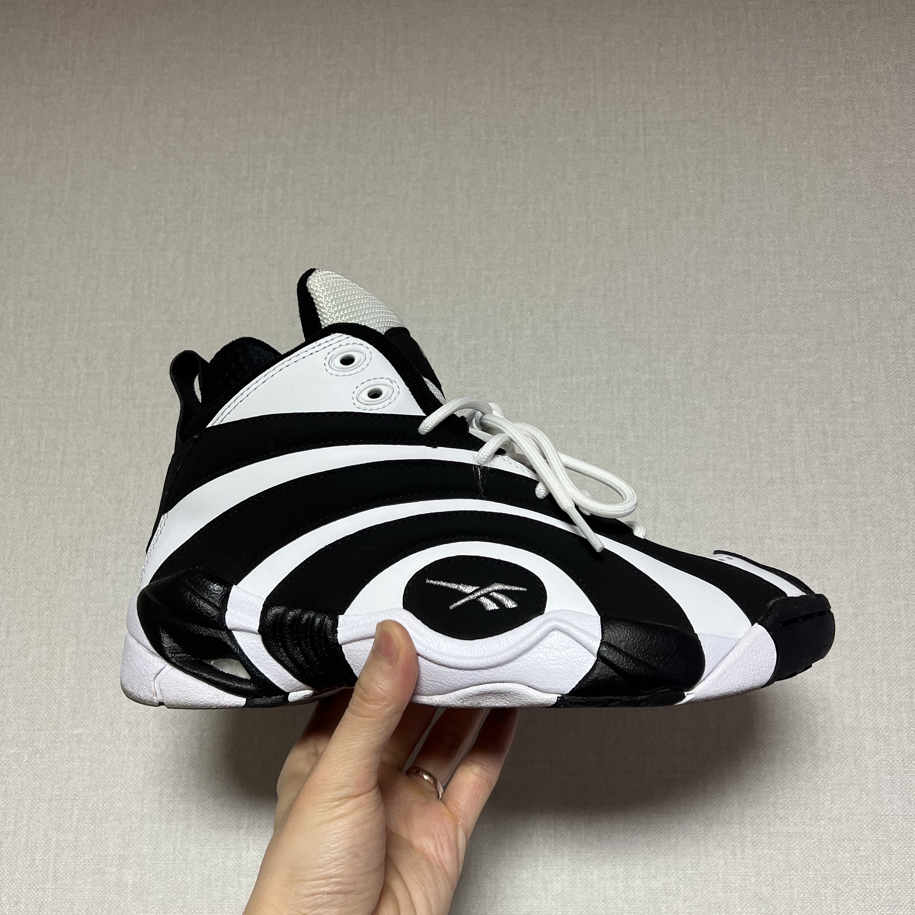 Reebok Shaqnosis Black White 2020 착용 스타일 - 3
