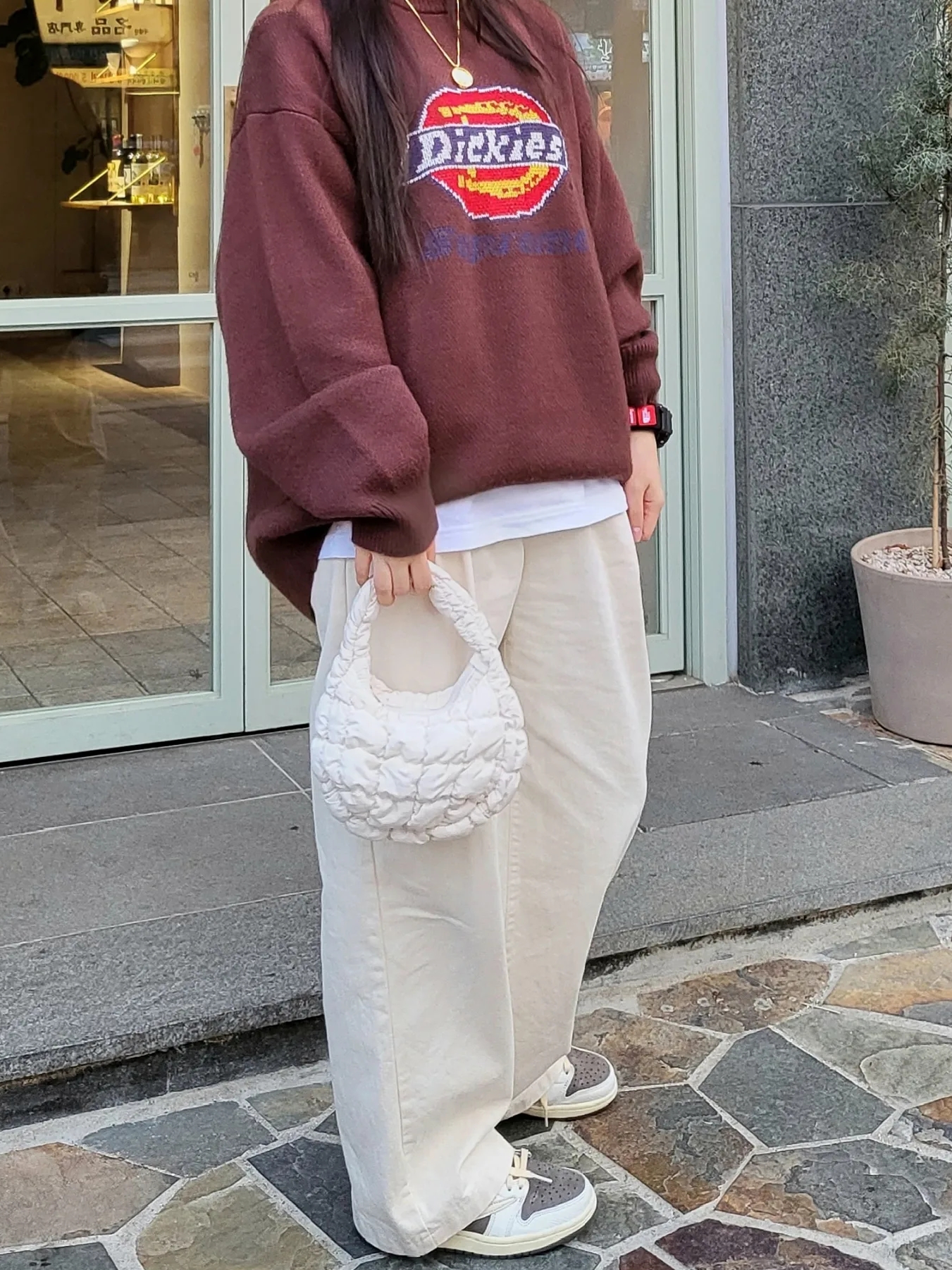Supreme x Dickies Sweater Brown - 22FW, COS Quilted Micro Bag Off White 착용 스타일 - 4