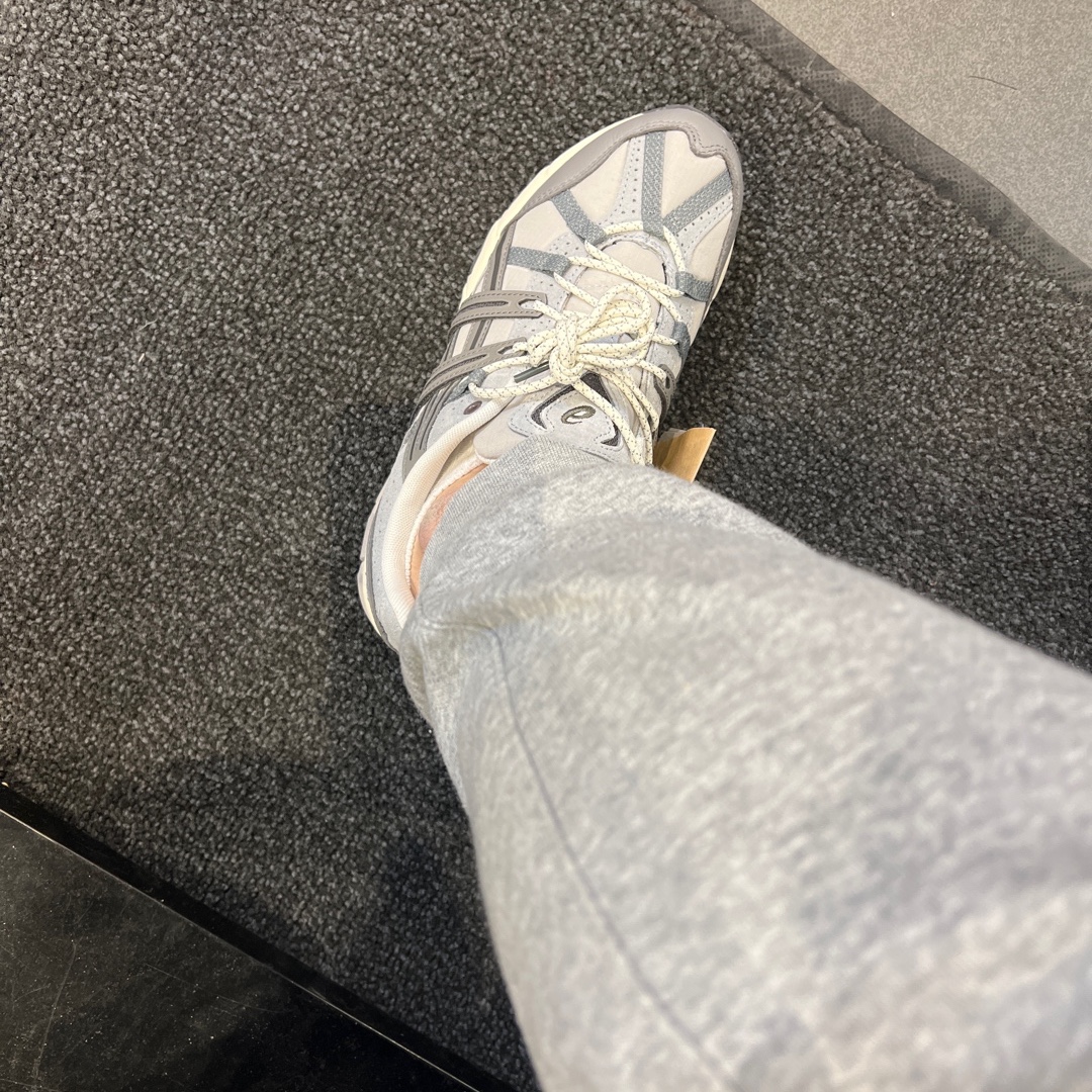 Asics Gel-Sonoma 15-50 Oyster Grey Clay Grey 착용 스타일