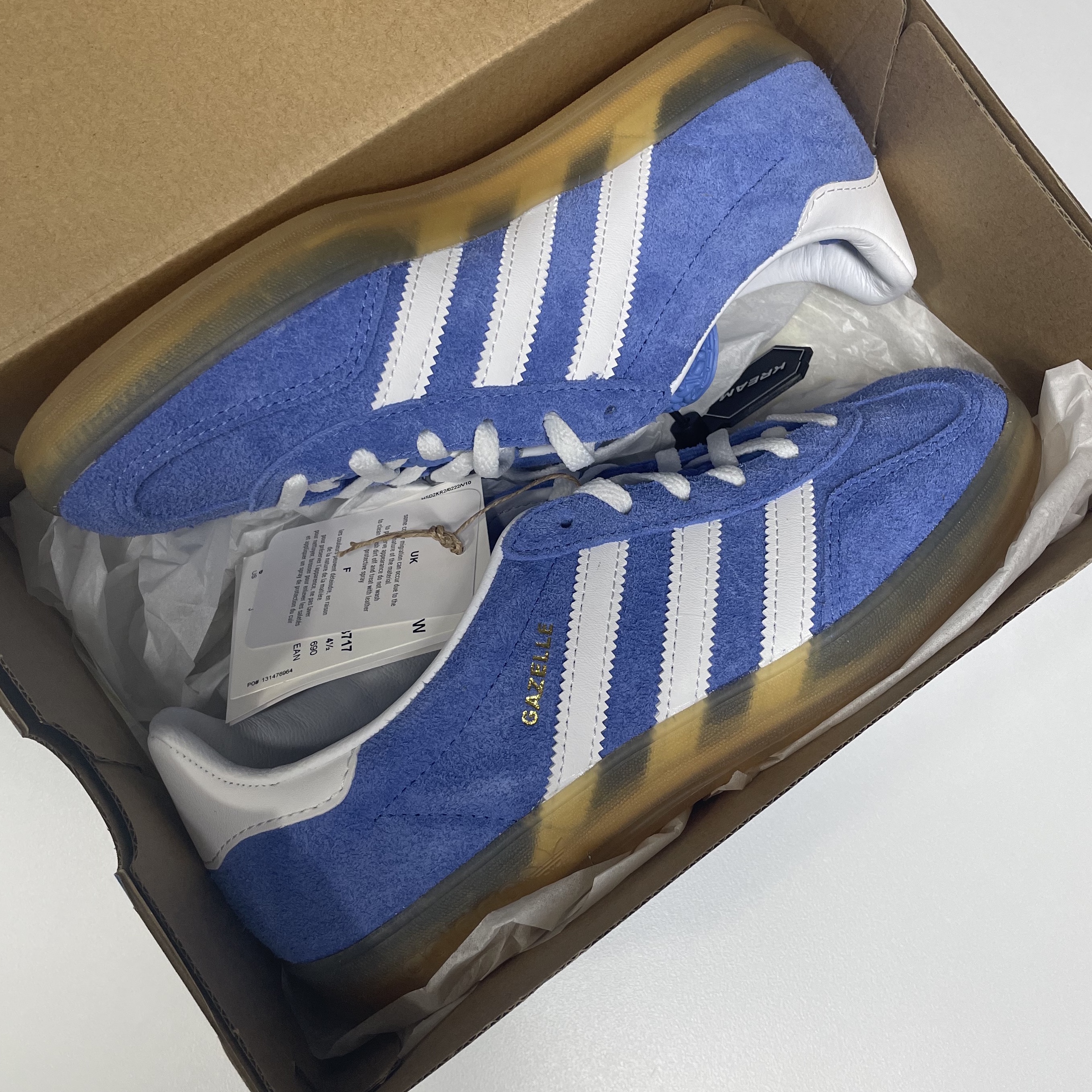 (W) Adidas Gazelle Indoor Blue Fusion Cloud White 착용 스타일