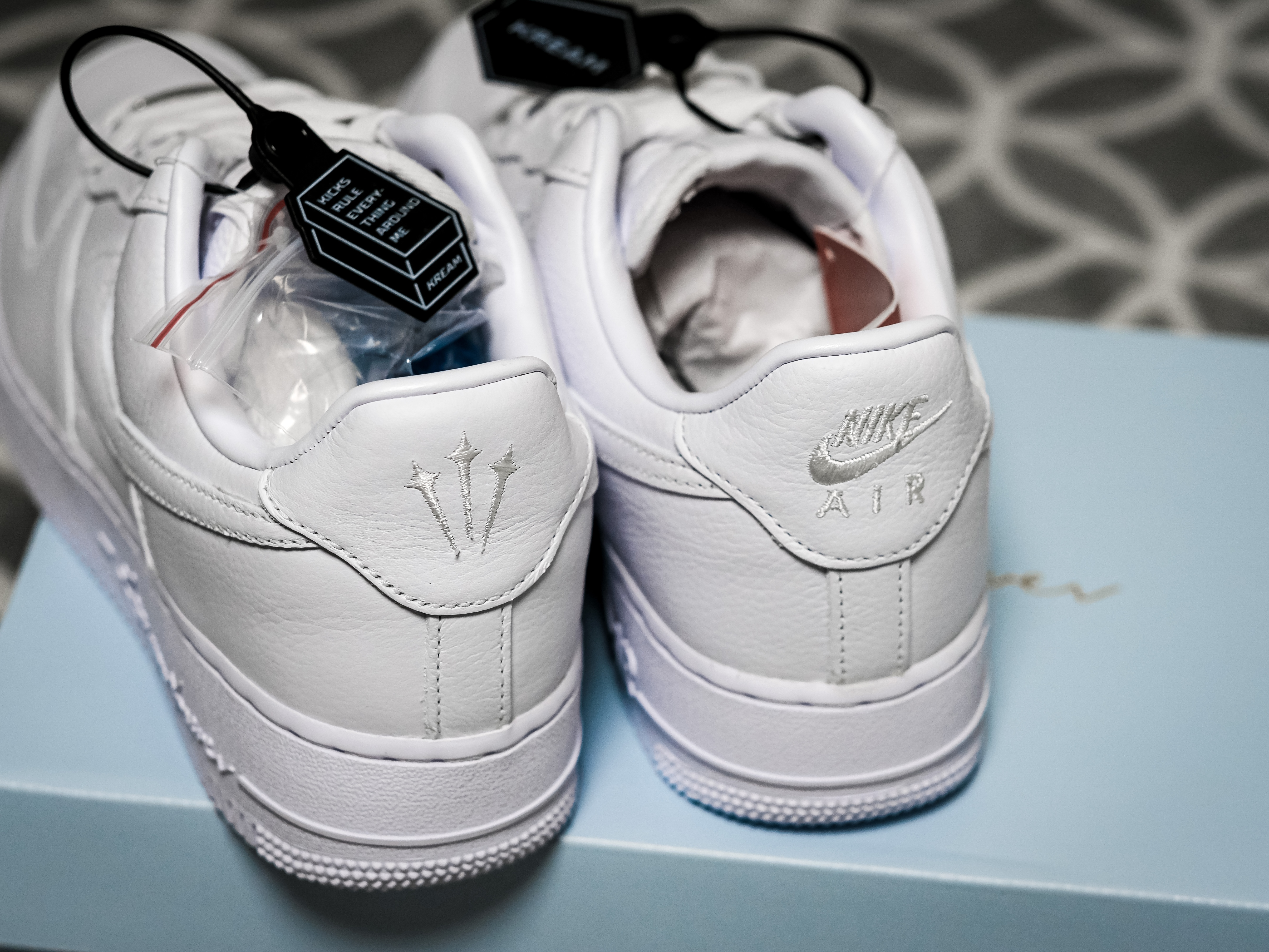Nike x Drake Nocta Air Force 1 Low SP Certified Lover Boy White 착용 스타일 - 3