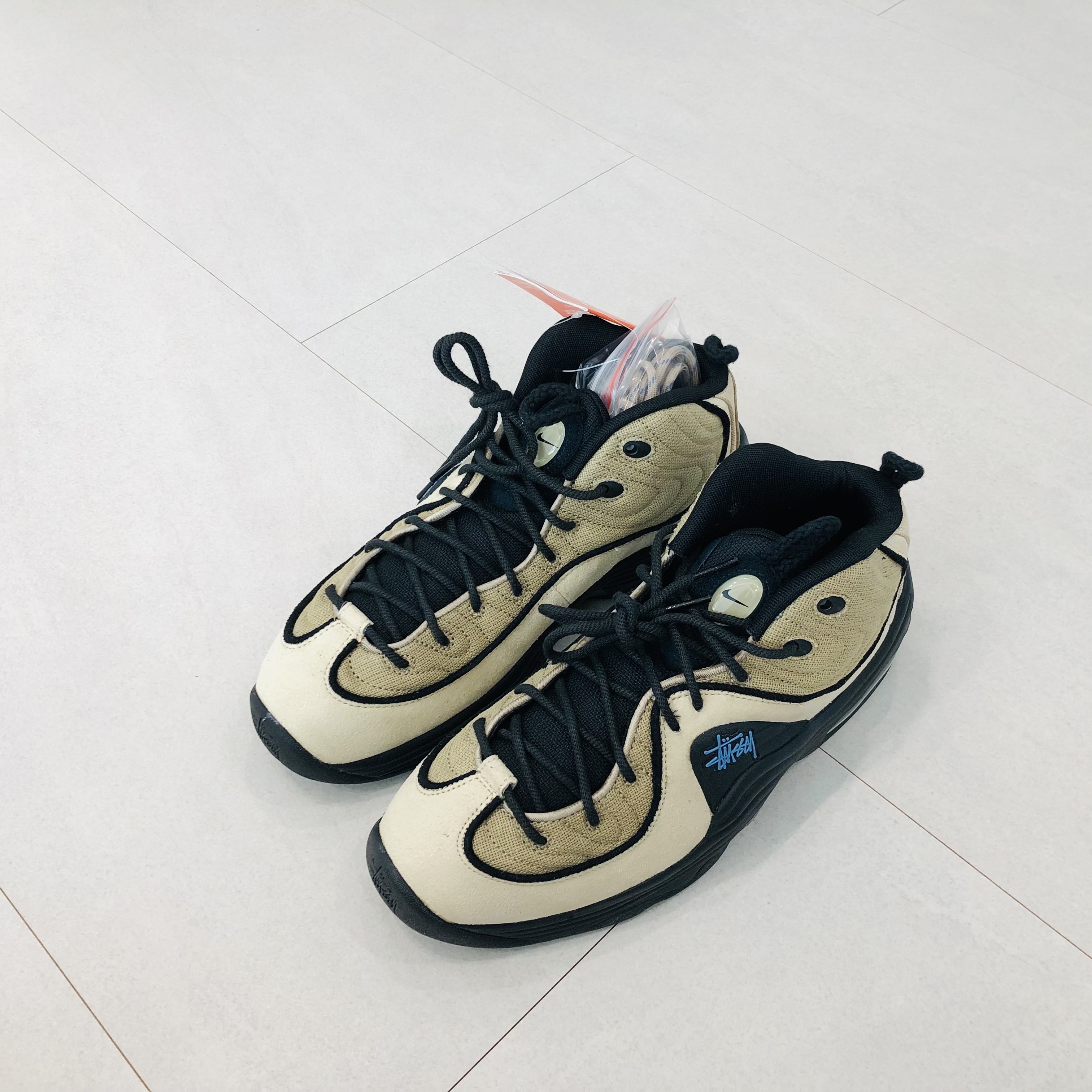 Nike x Stussy Air Penny II Rattan and Limestone 착용 스타일 - 2
