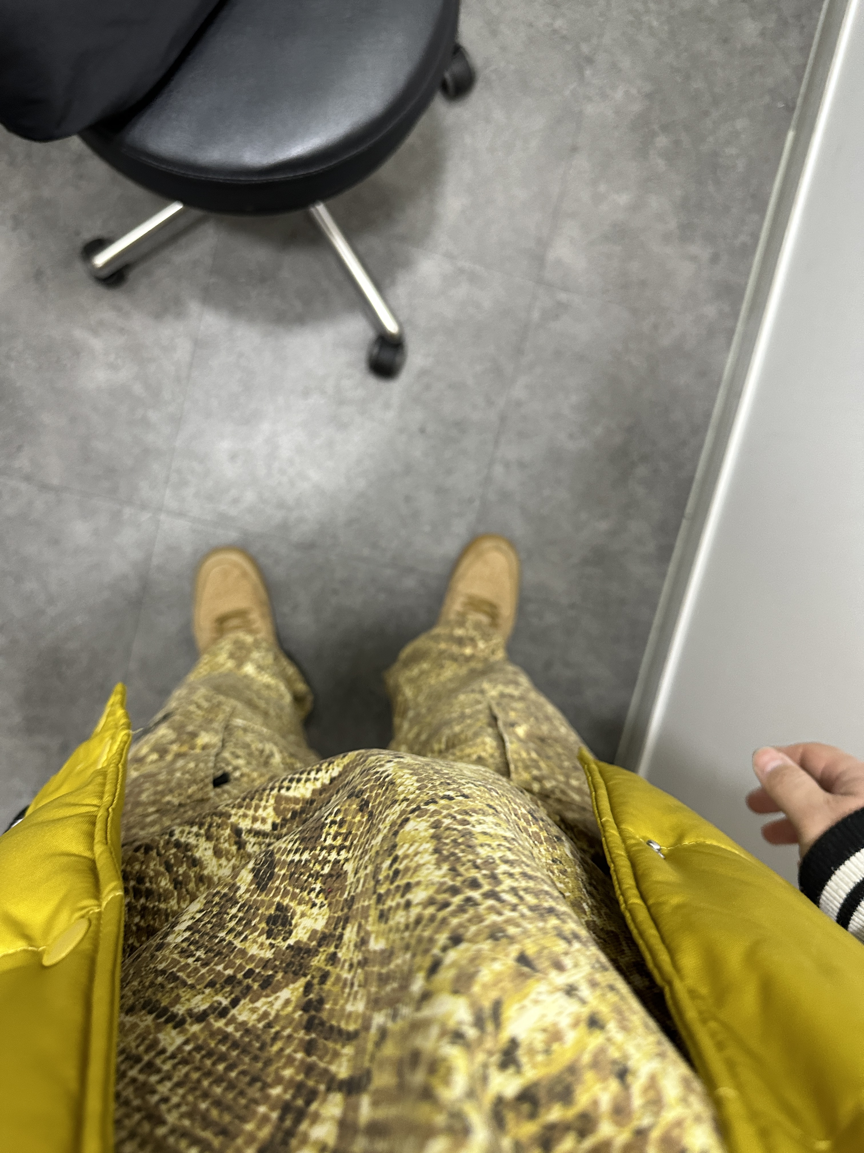 Supreme x Nike ACG Denim Pullover Gold Snakeskin - 22FW, Supreme x Nike ACG Belted Denim Pants Gold Snakeskin - 22FW 착용 스타일 - 2