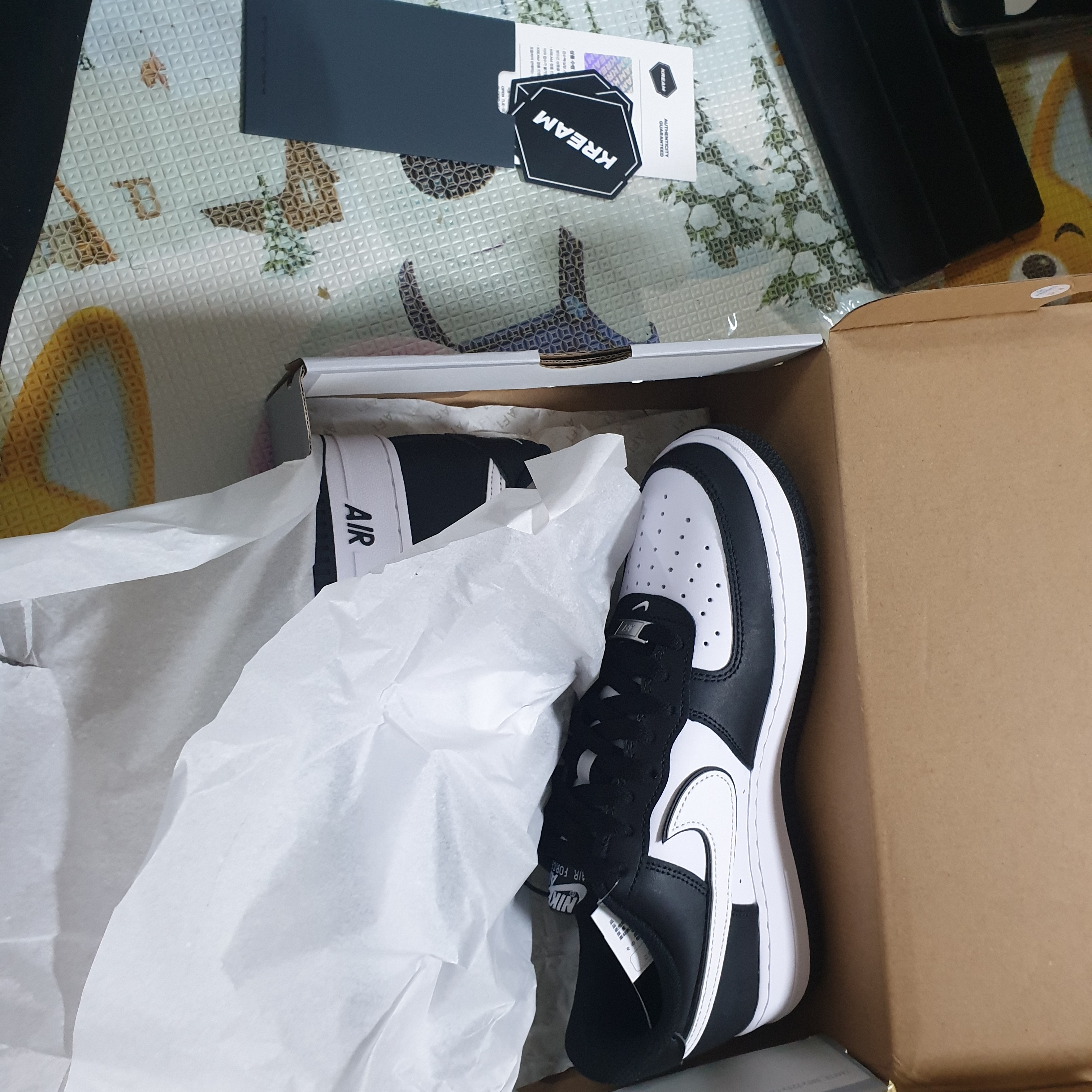 Nike Air Force 1 '07 Black White 착용 스타일