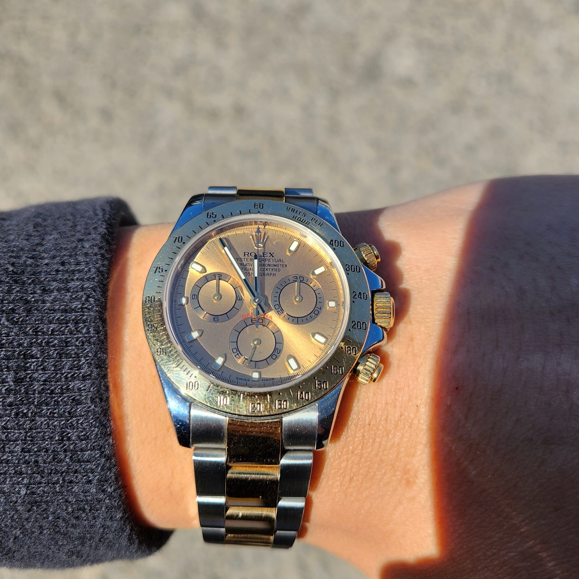 Rolex Cosmograph Daytona 40mm 116503 Champagne Oyster 착용 스타일