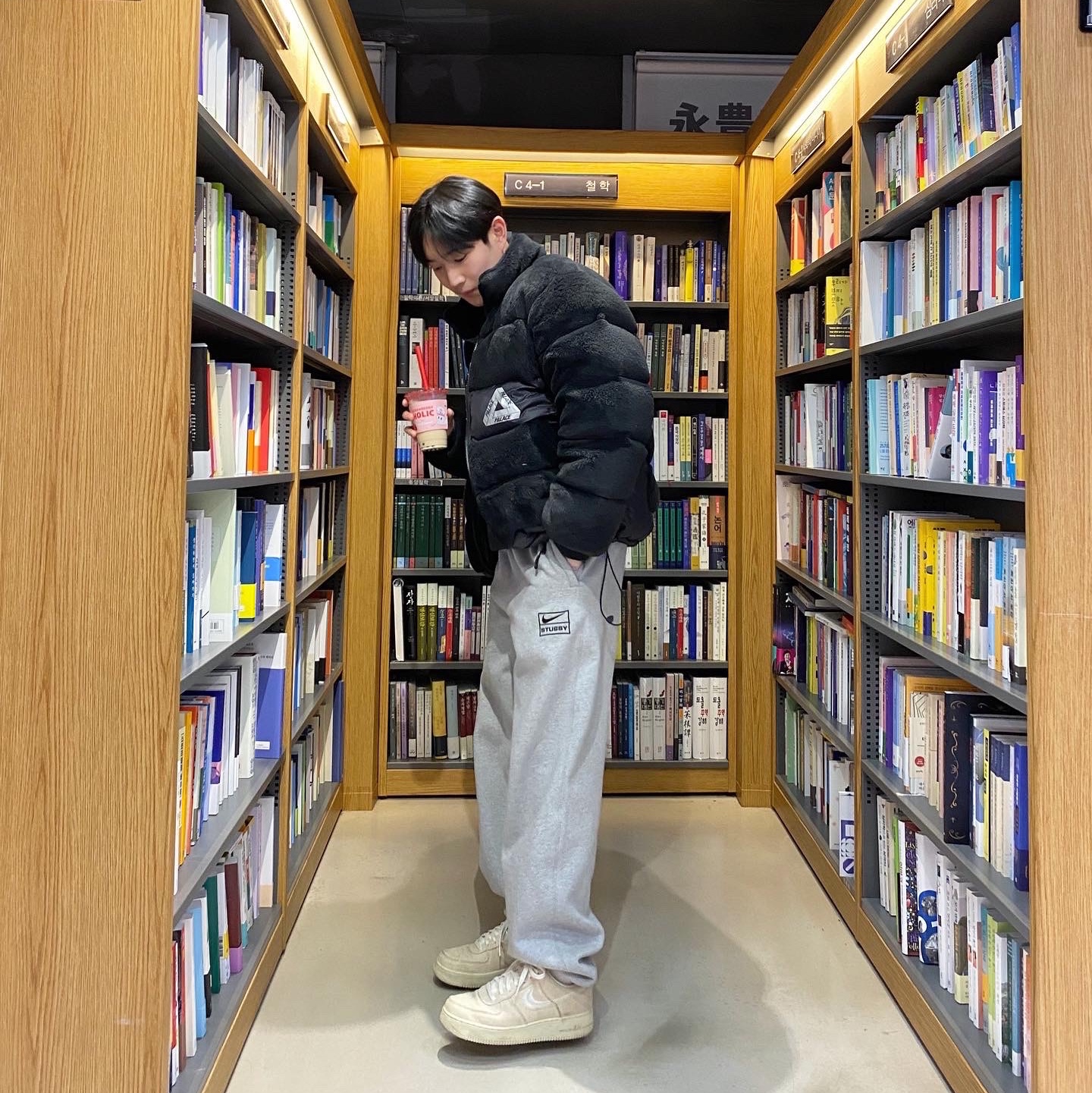 Palace Polartec High Loft Puffa Black - 22FW, Nike x Stussy NRG Fleece Pants Dark Grey Heather (DO9340-063) 착용 스타일