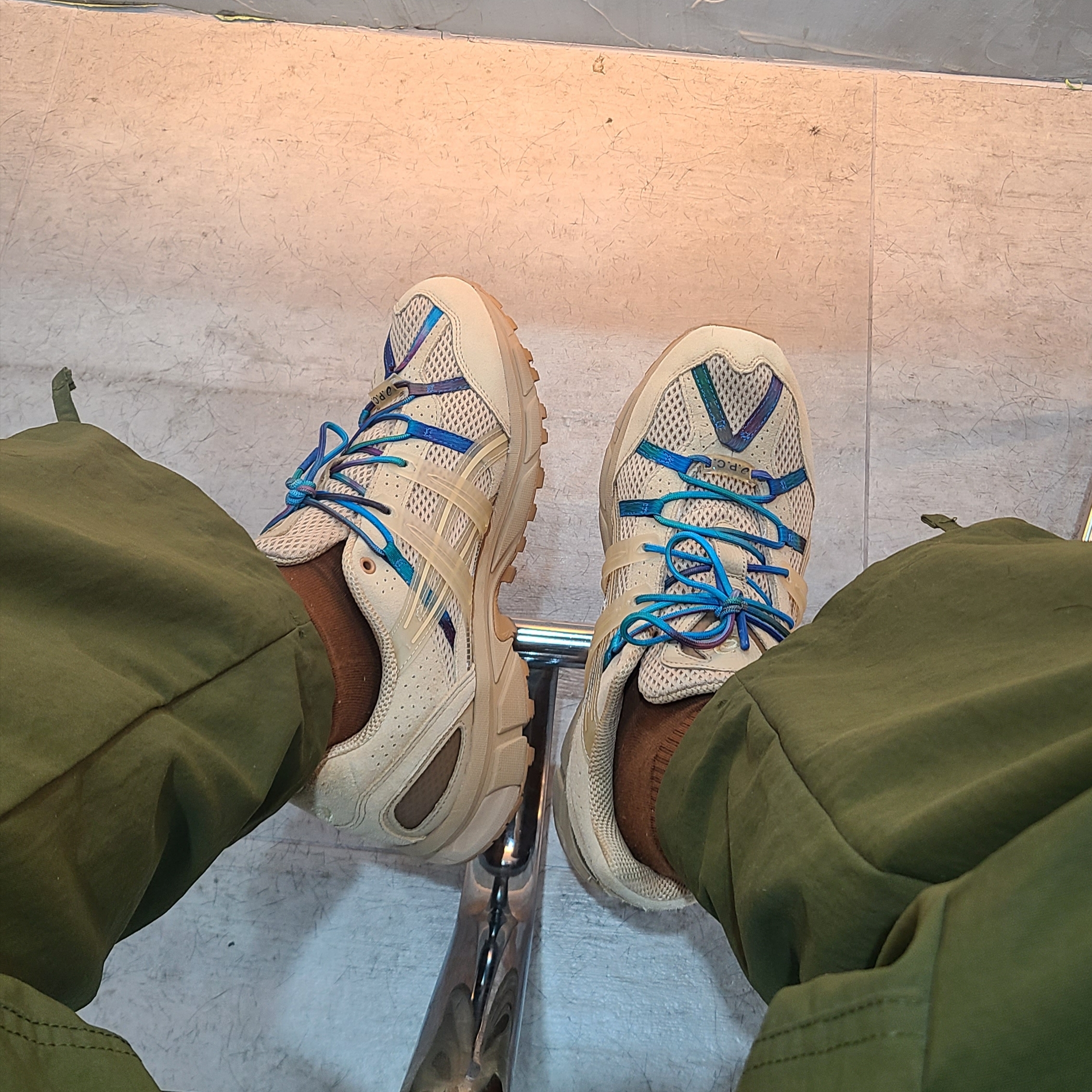 Asics x A.P.C. Gel-Sonoma 15-50 Beige 착용 스타일