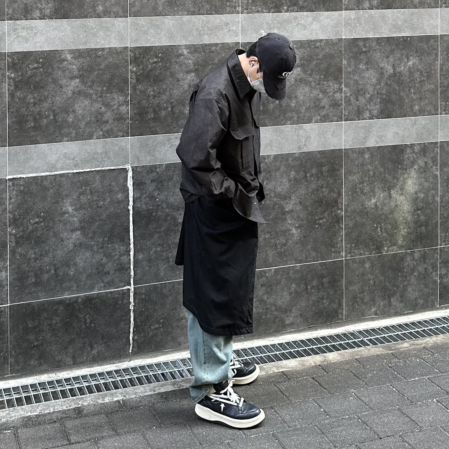 Converse x Drkshdw Turbowpn Black Cream 착용 스타일 - 2