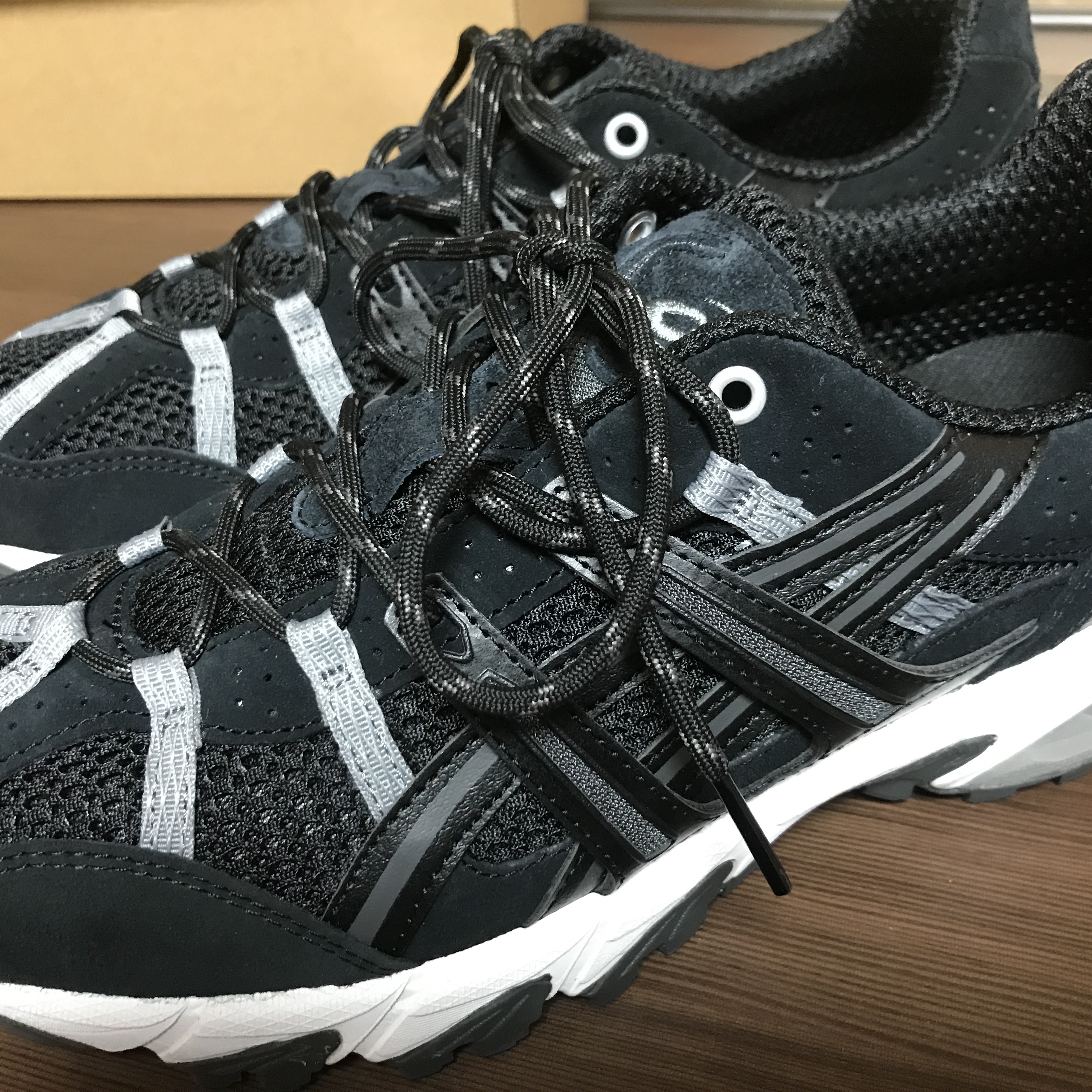 Asics Gel-Sonoma 15-50 Black Clay Grey 착용 스타일