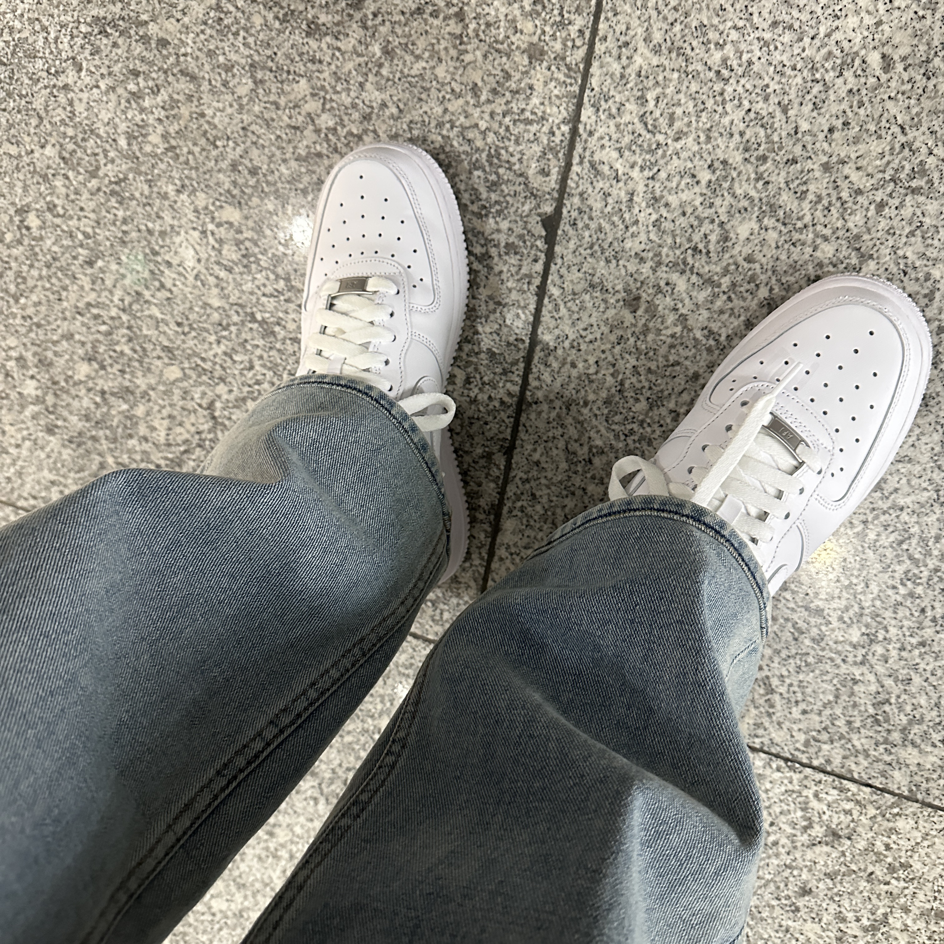 Nike Air Force 1 '07 Low White 착용 스타일