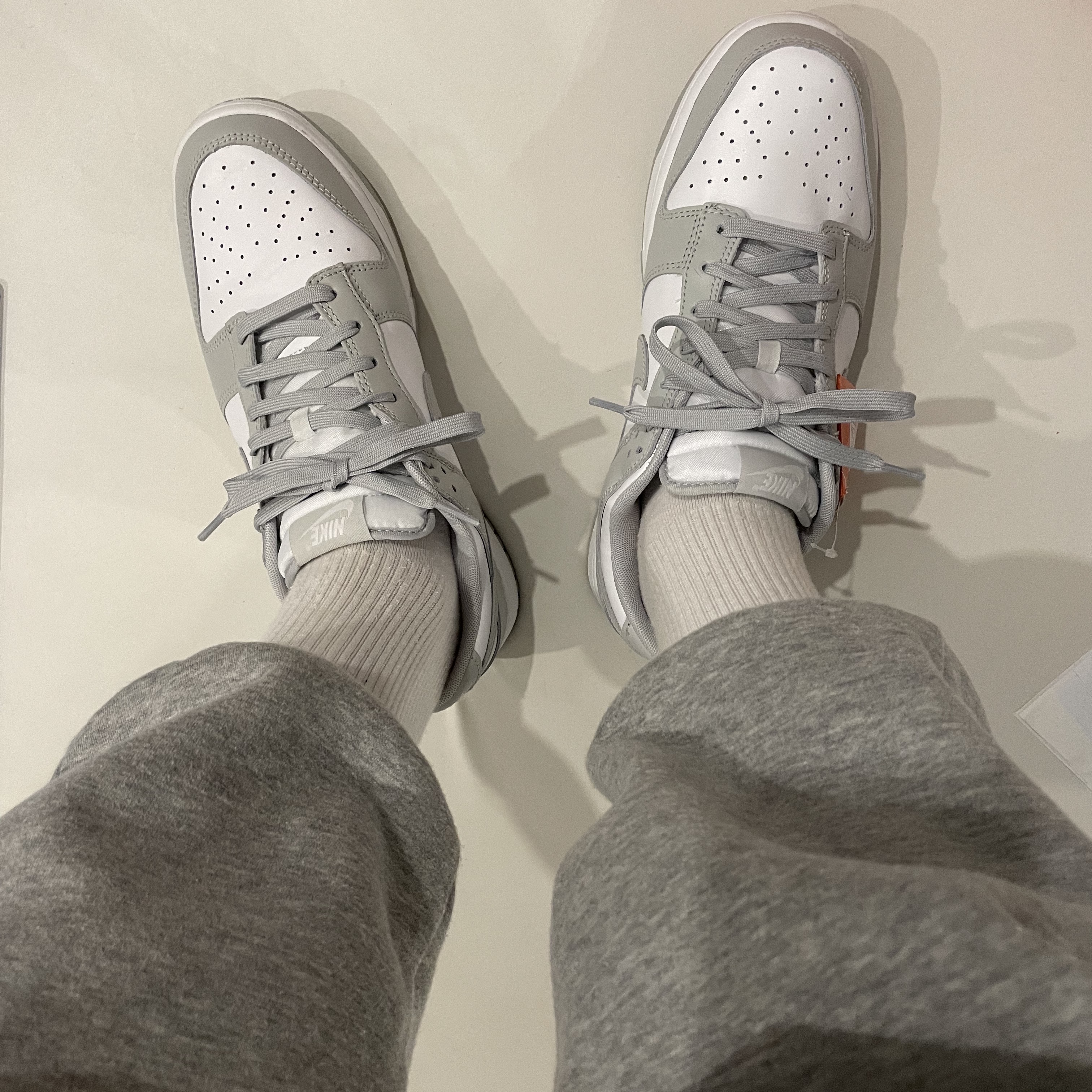 Nike Dunk Low Retro Grey Fog 착용 스타일 - 3
