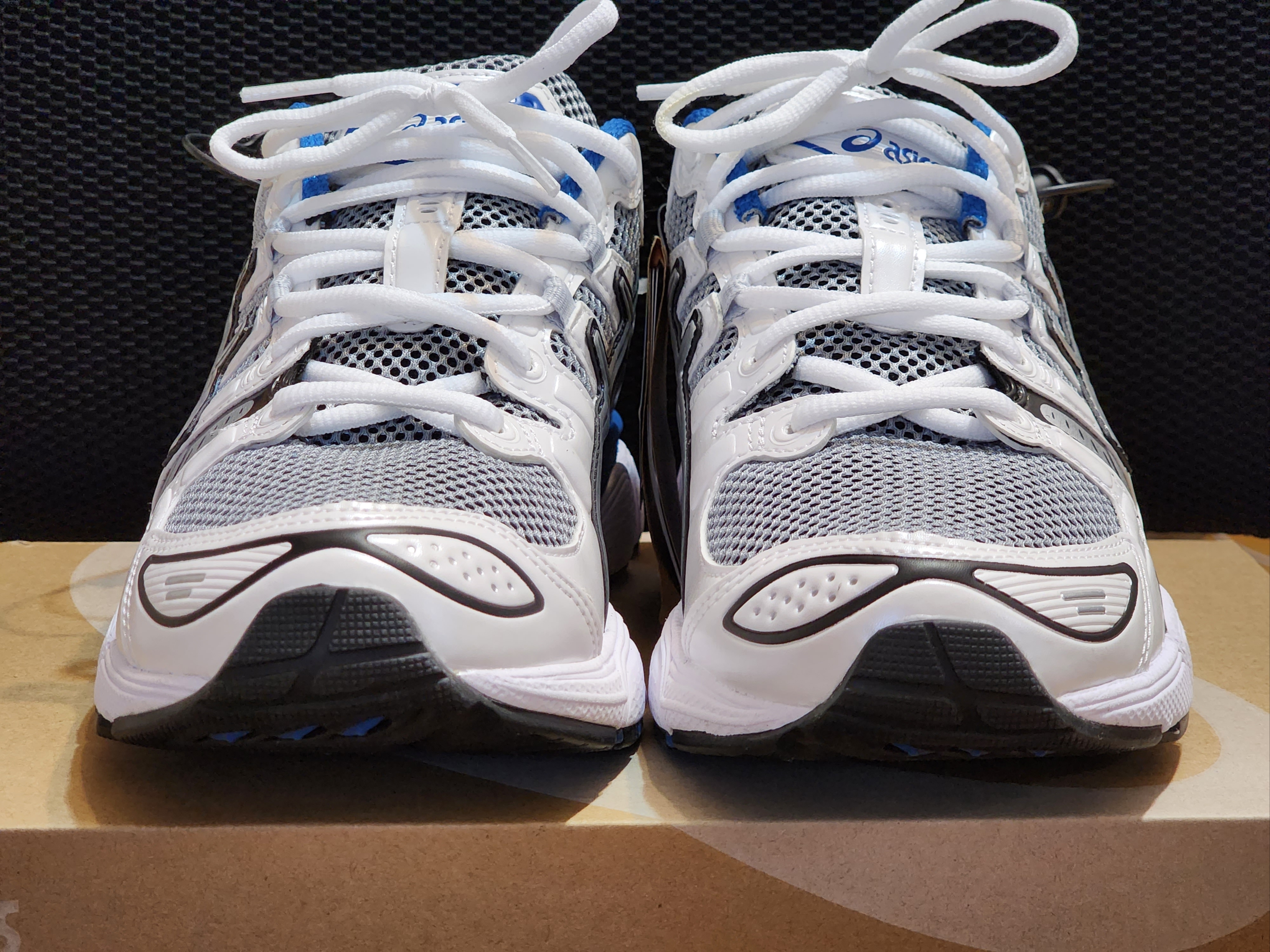Asics Gel-Nimbus 9 White Lake Drive 착용 스타일 - 2