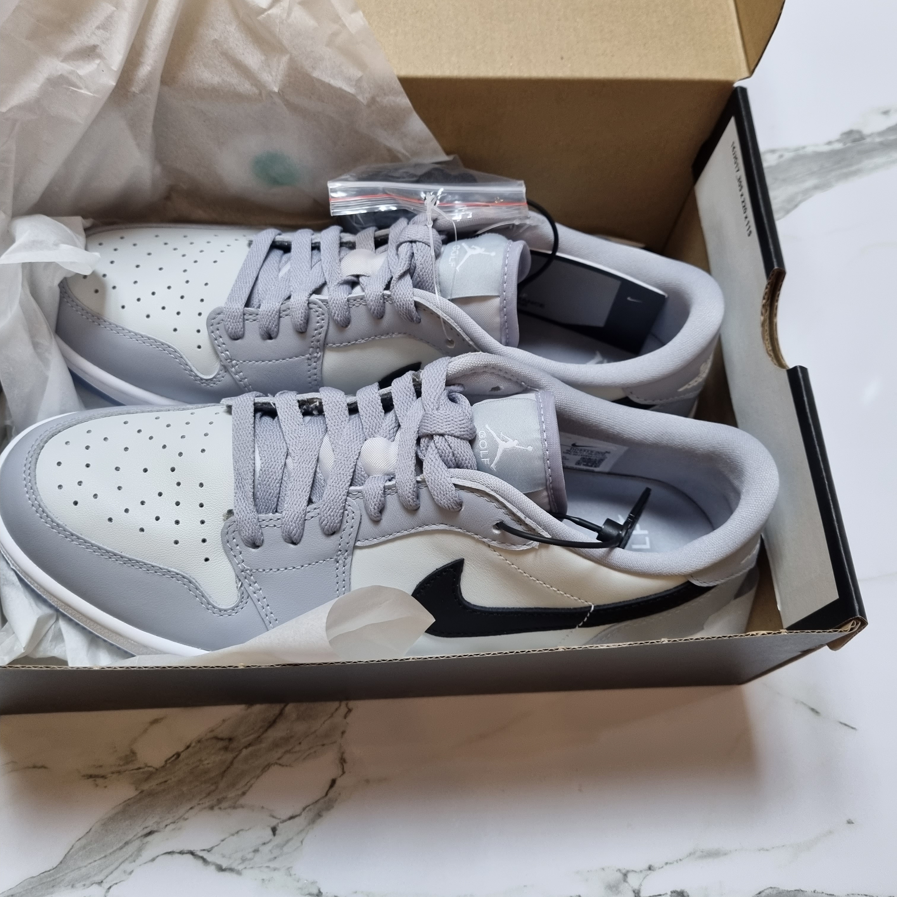 Jordan 1 Low Golf Wolf Grey 착용 스타일 - 3