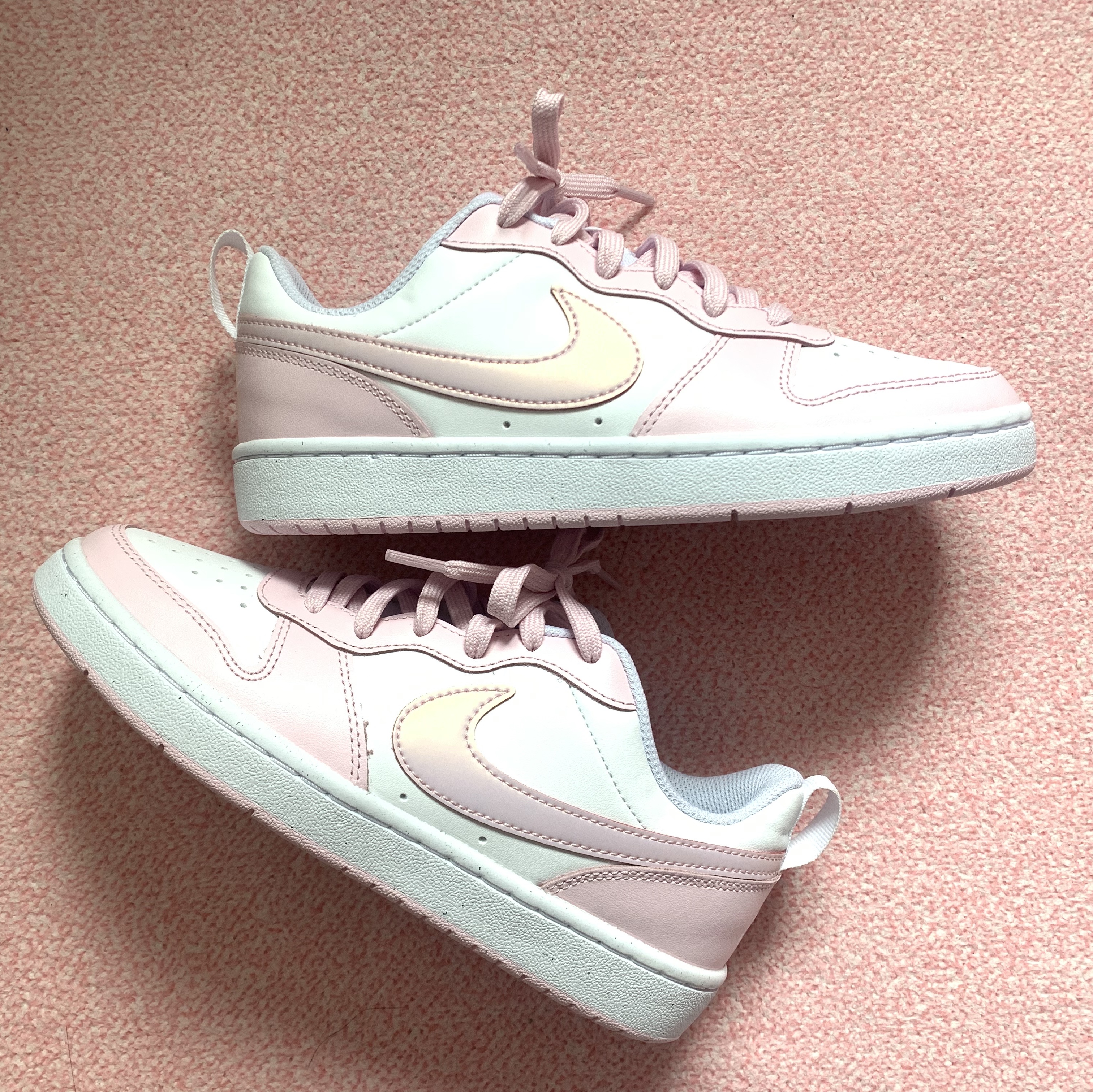 (GS) Nike Court Borough 2 SE White Pink Foam 착용 스타일