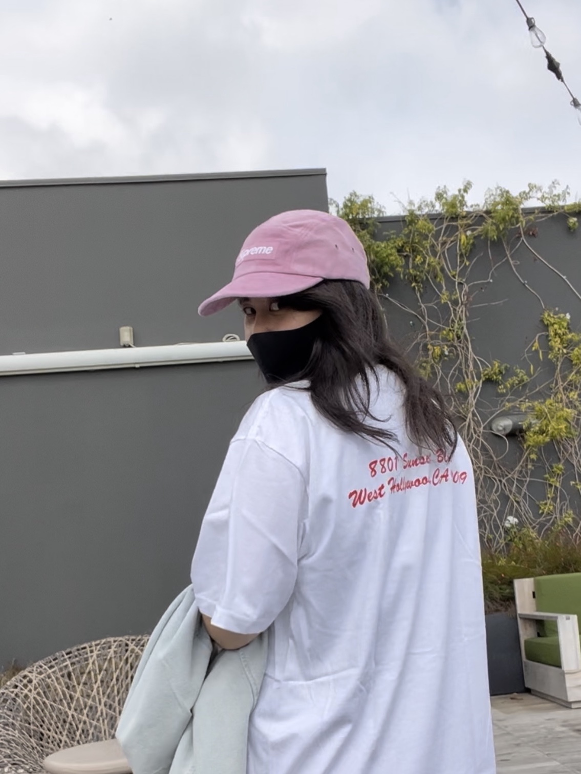 Supreme Small Box Shirt Denim - 23SS, Supreme Suede Camp Cap Pink - 23SS 착용 스타일 - 5