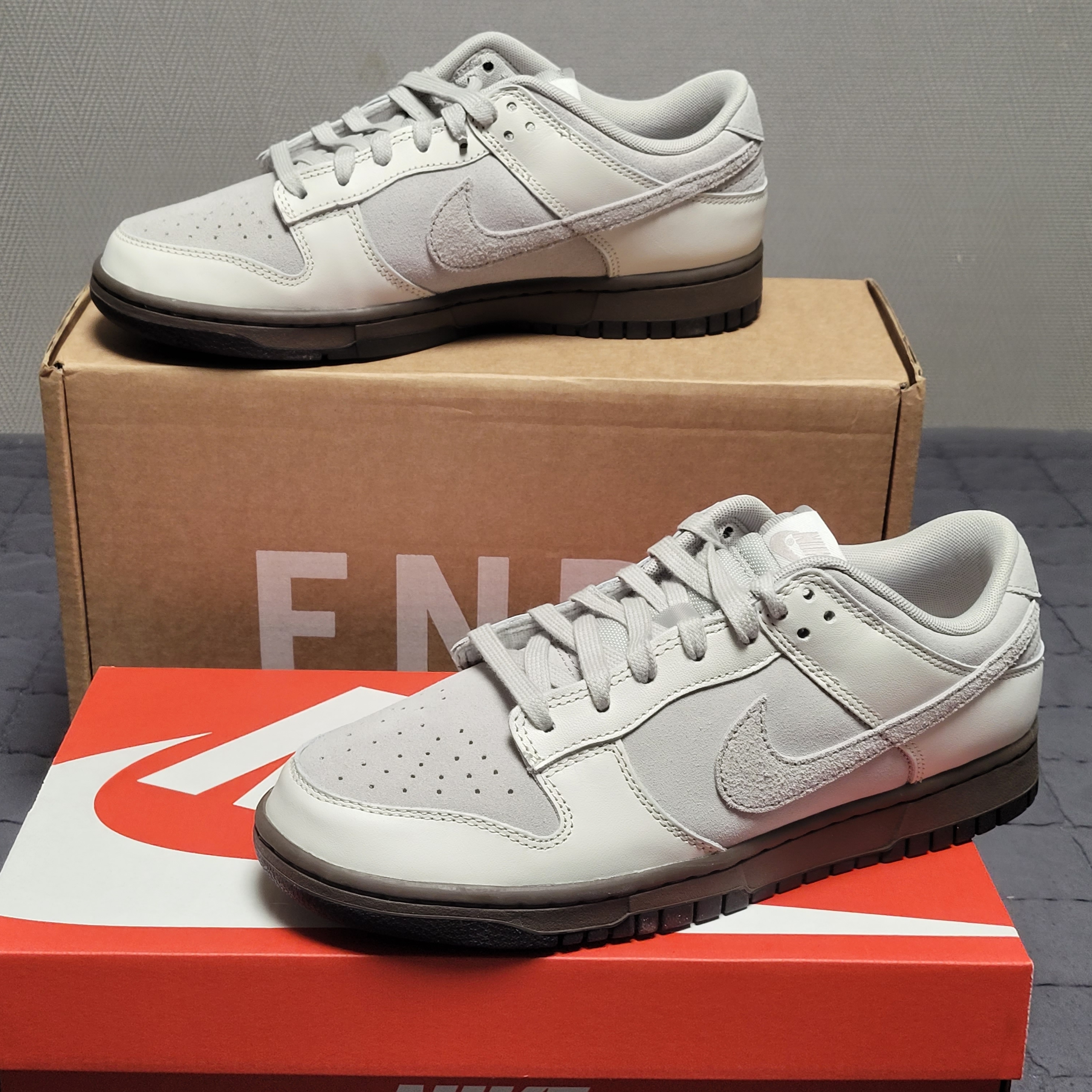 Nike Dunk Low Ironstone Phantom 착용 스타일 - 2